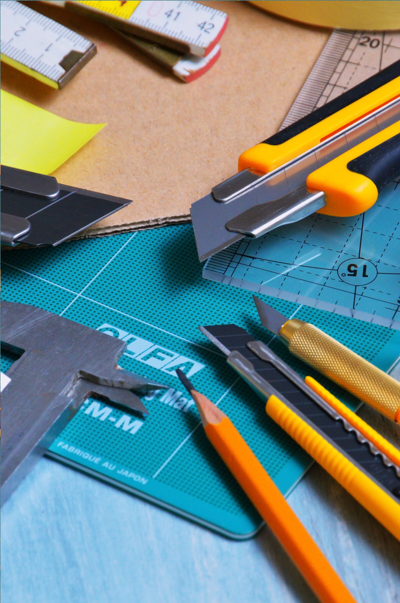 Nikon D3200 sample photo. Blades are engaged, hammer photography
