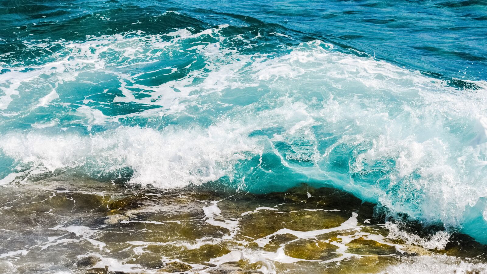 Nikon D3300 sample photo. Shades of blue, wave photography