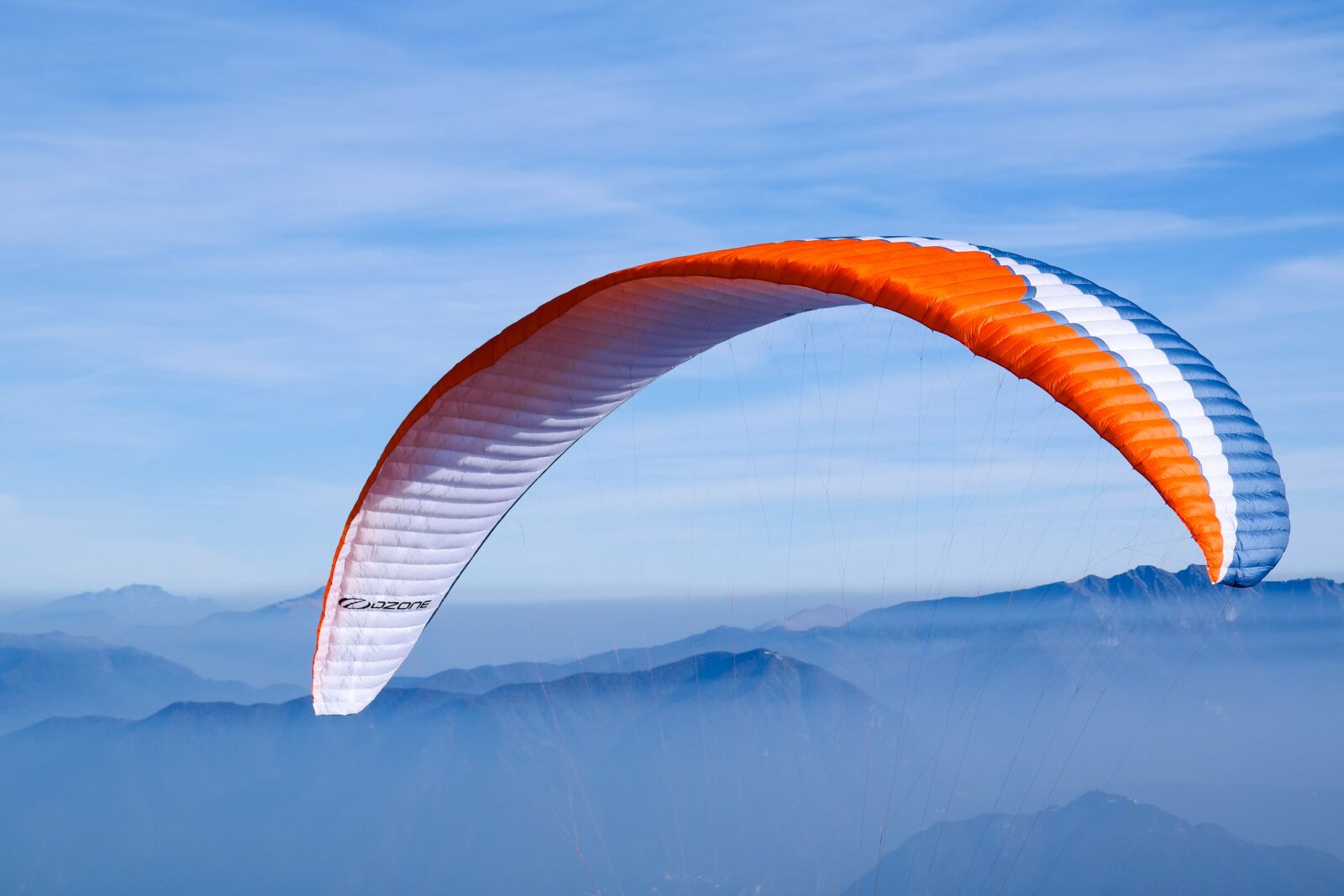Samsung NX300 sample photo. Paragliding, sky, mountains photography