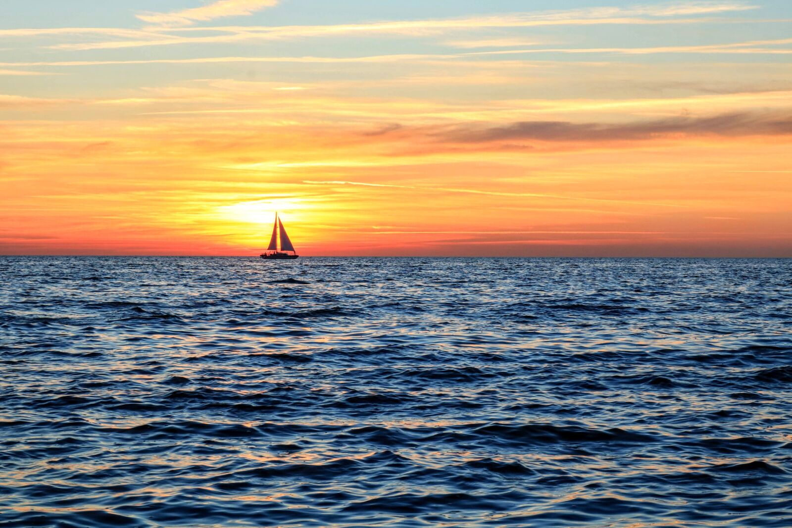 Canon EOS 750D (EOS Rebel T6i / EOS Kiss X8i) sample photo. Sail, sunset, sea photography