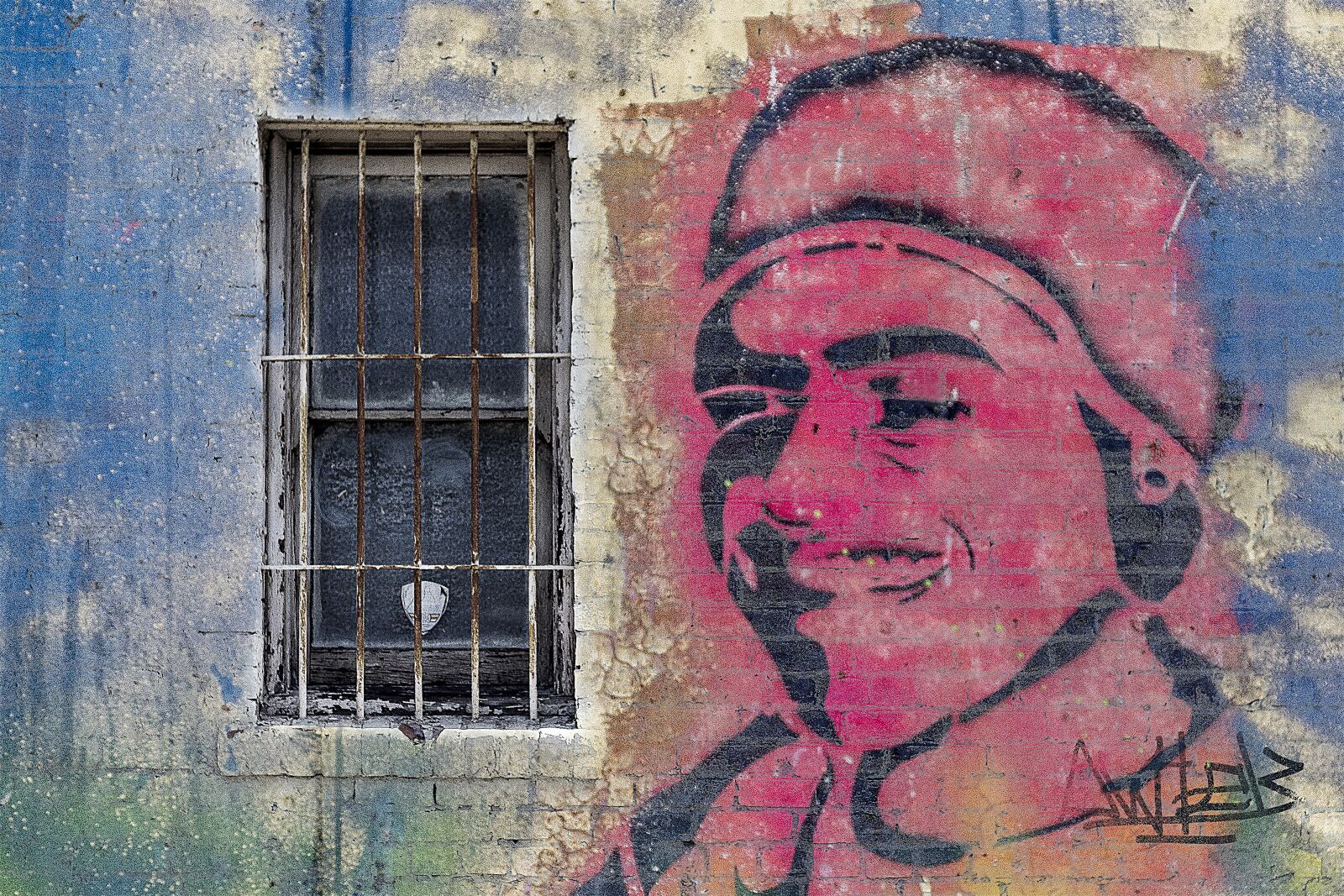 Canon EOS 1100D (EOS Rebel T3 / EOS Kiss X50) sample photo. Background, graffiti, grunge photography