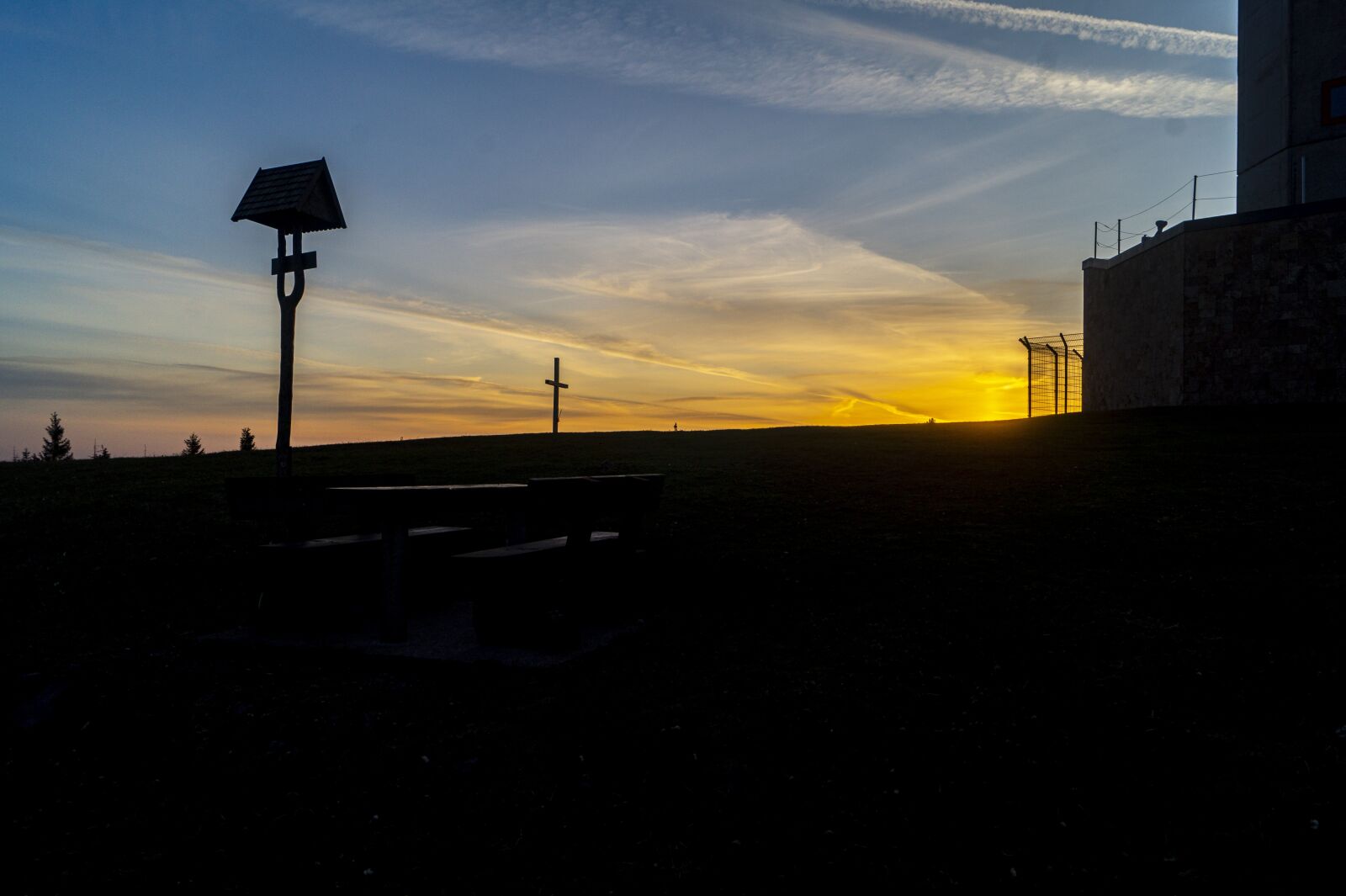 Sony DT 18-55mm F3.5-5.6 SAM II sample photo. Sunrise, landscape, mountains photography