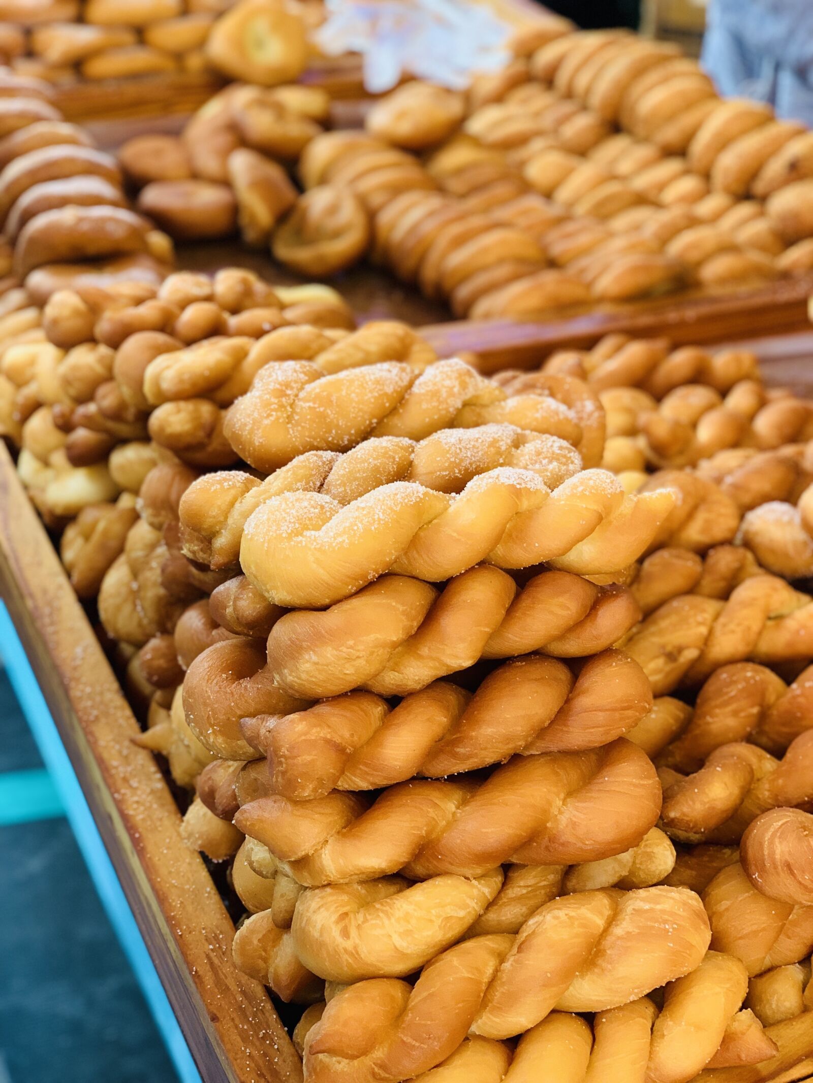iPhone XS back dual camera 6mm f/2.4 sample photo. Pretzel, cooking, namdaemun market photography