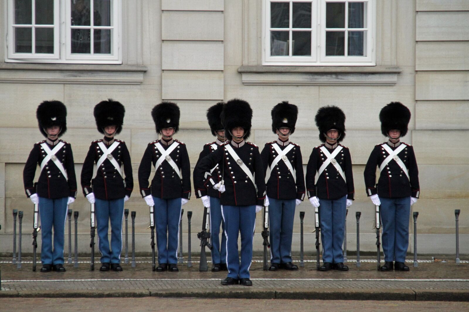 Canon EOS 7D sample photo. Royal, guards, copenhagen photography