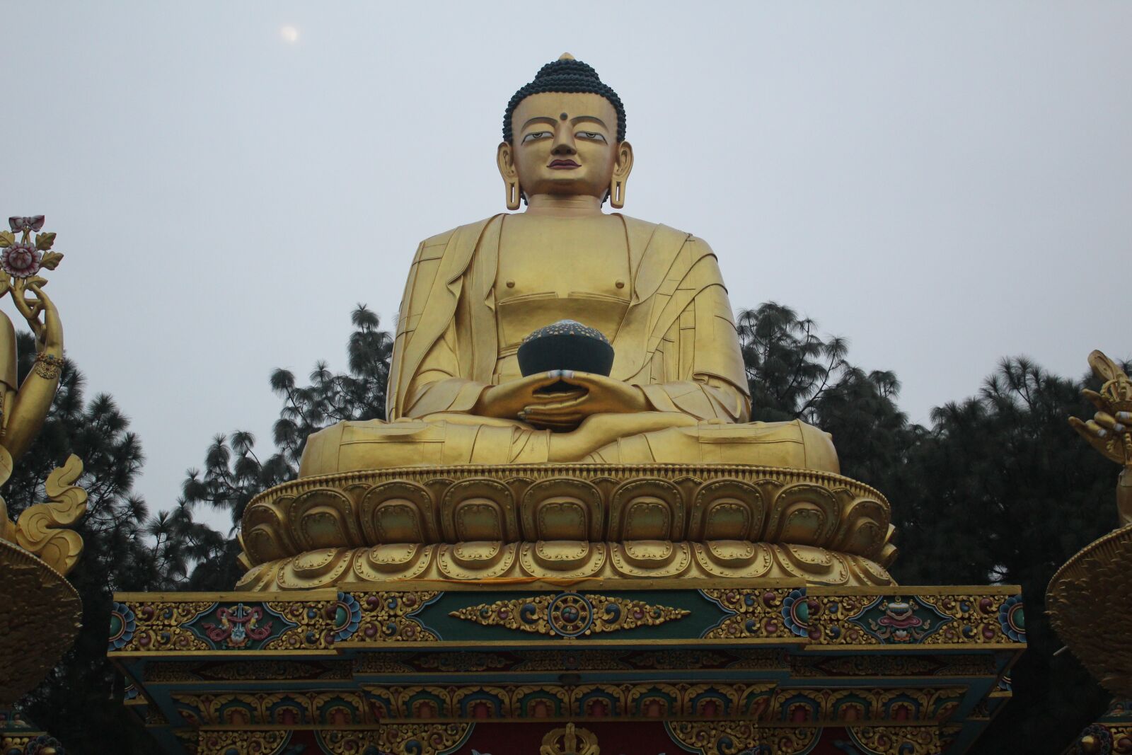 Canon EOS 1200D (EOS Rebel T5 / EOS Kiss X70 / EOS Hi) + Canon EF-S 18-55mm F3.5-5.6 IS sample photo. Buddha, buddhist, buddhism photography