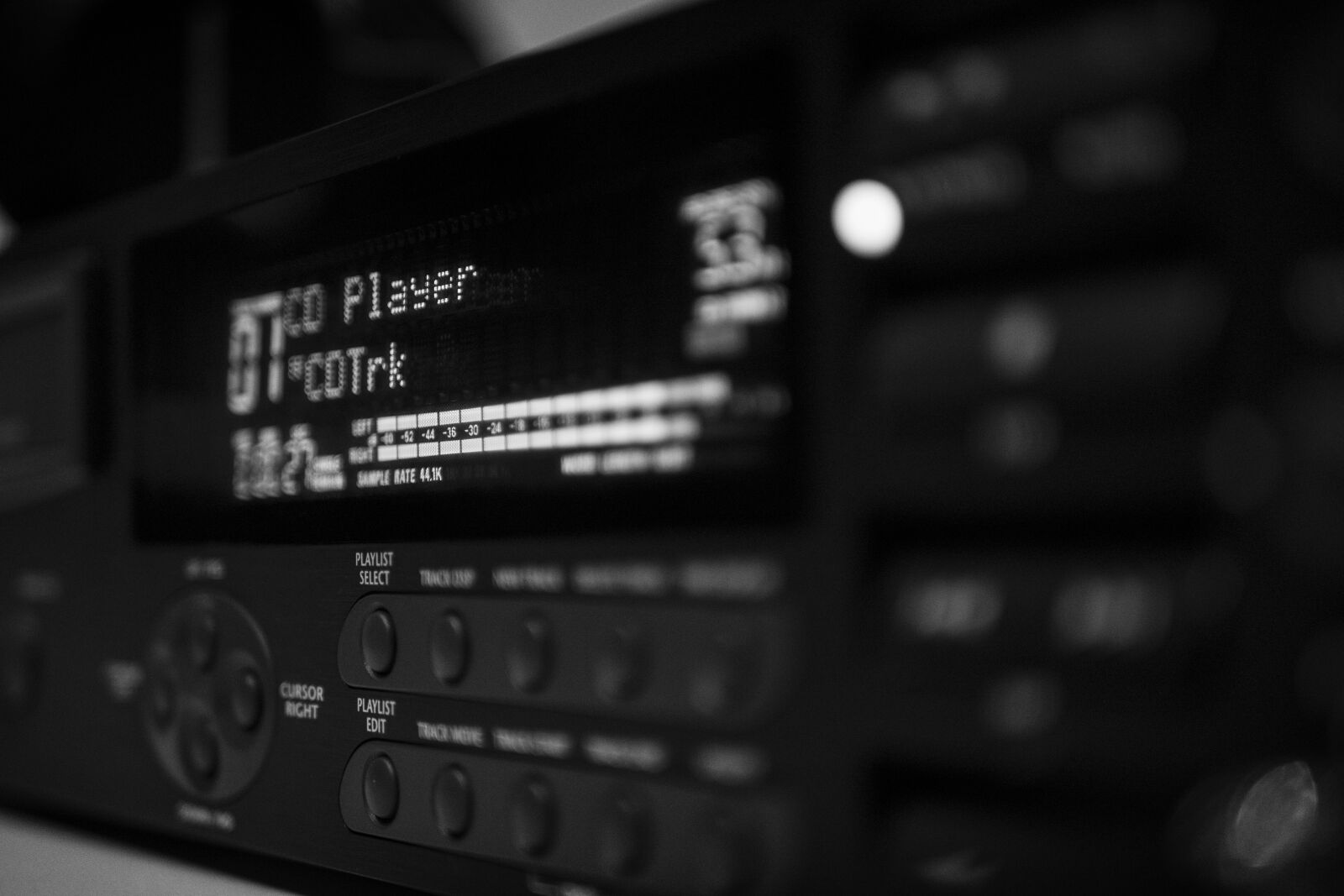 Panasonic Lumix DC-GH5 + LUMIX G 25/F1.7 sample photo. Platinum, music, platinum cd photography
