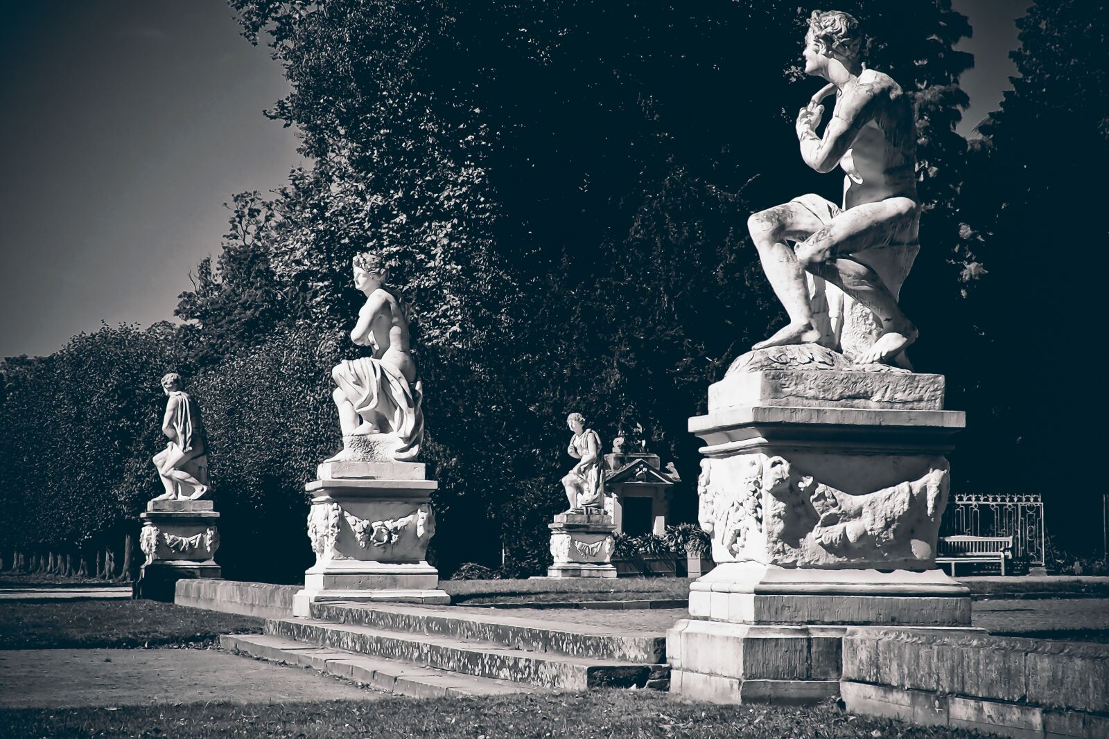 Olympus OM-D E-M10 sample photo. Statue, stone, sculpture photography