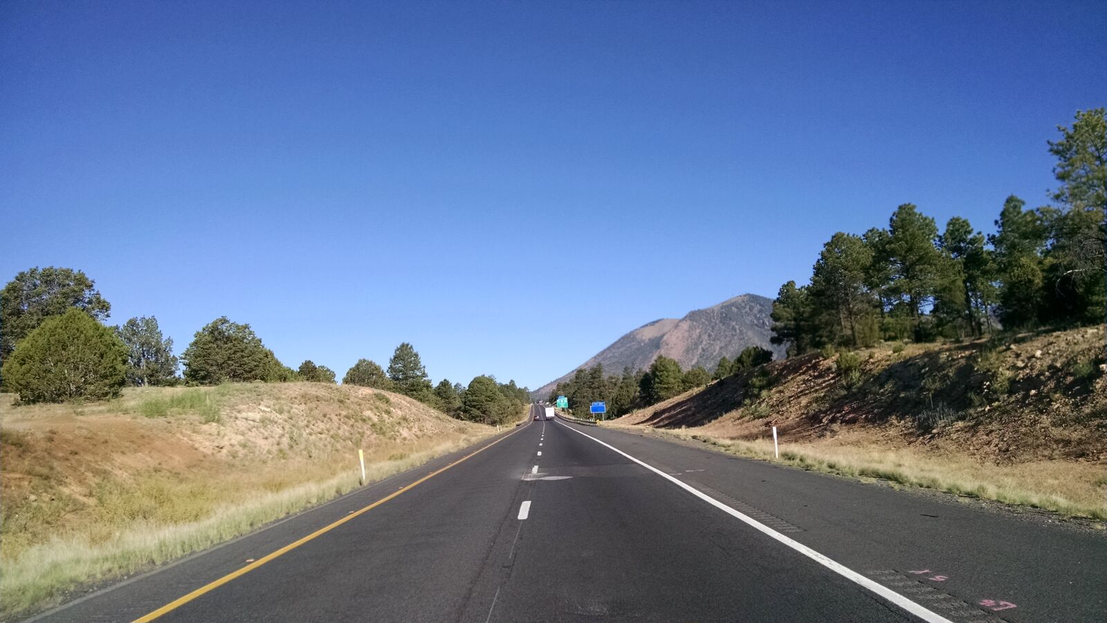 Motorola XT1080 sample photo. Mountains, road photography