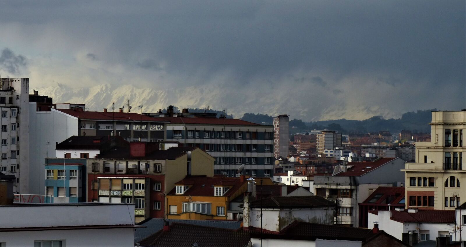 Panasonic Lumix DMC-FZ200 sample photo. La sierra del aramo photography
