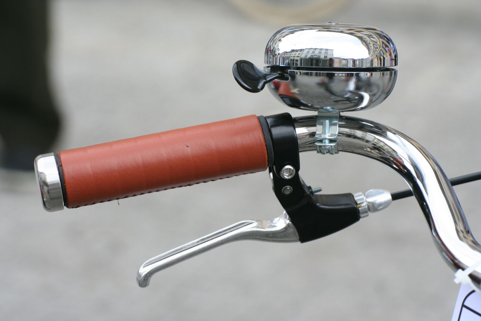 Canon EOS 350D (EOS Digital Rebel XT / EOS Kiss Digital N) sample photo. Handle, handlebars, bike photography