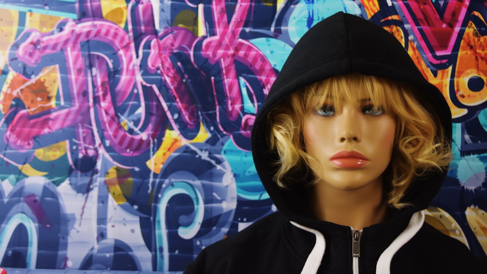 Nikon D7200 sample photo. Street art, graffiti, woman photography