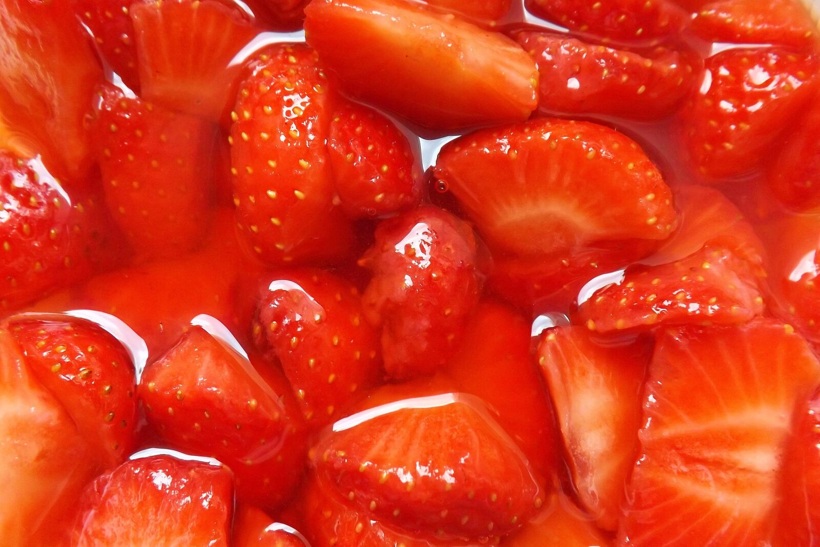 Fujifilm FinePix S4300 sample photo. Strawberries, delicious, sweet photography