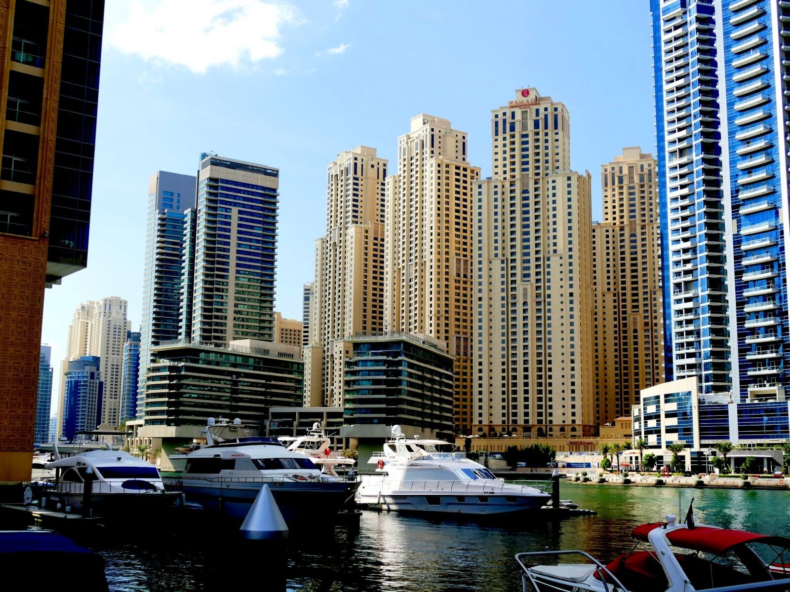 Panasonic Lumix DMC-FZ1000 sample photo. Dubai, skyscraper, skyscrapers photography