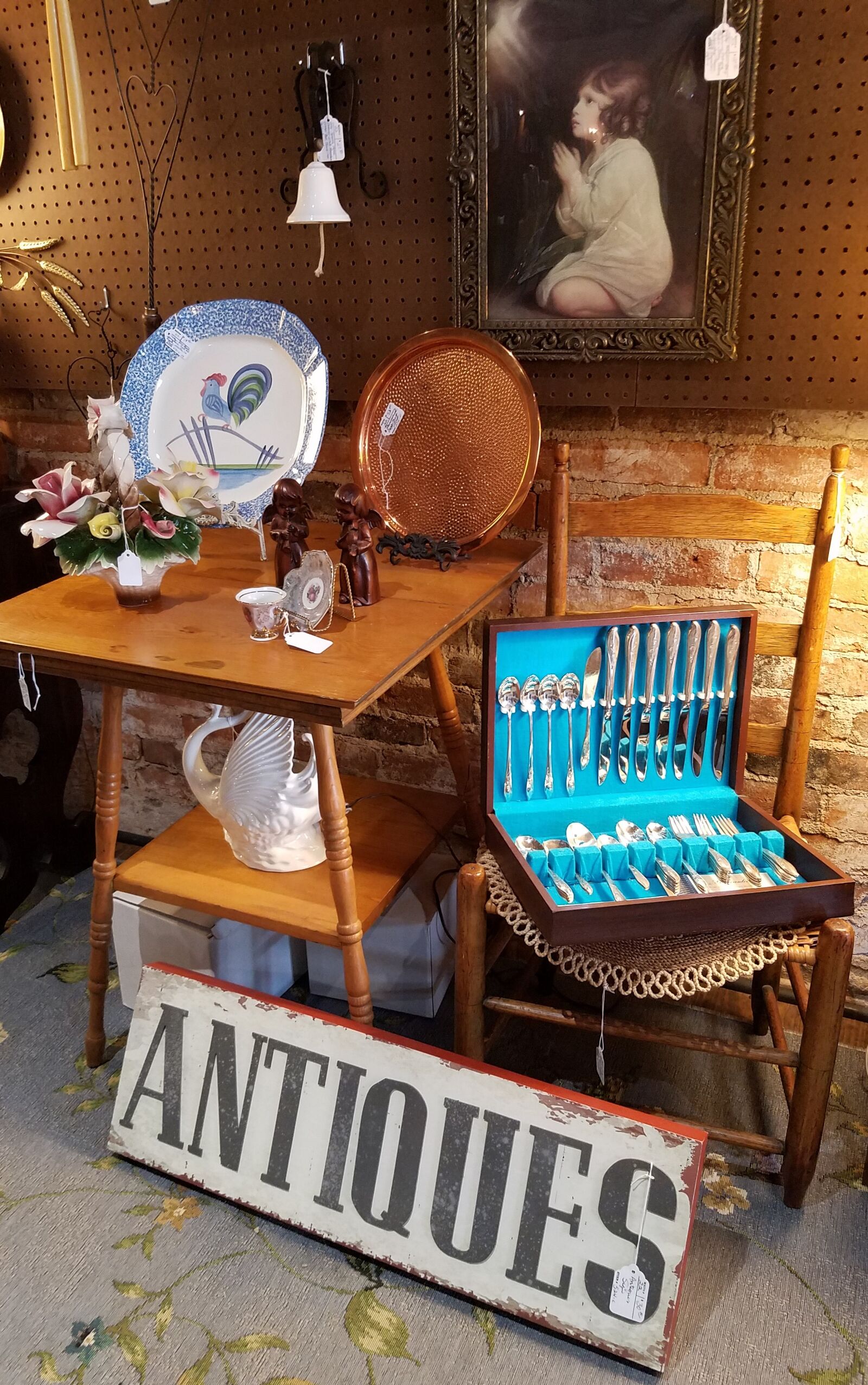 Samsung Galaxy S7 sample photo. Antiques, shopping, vintage photography