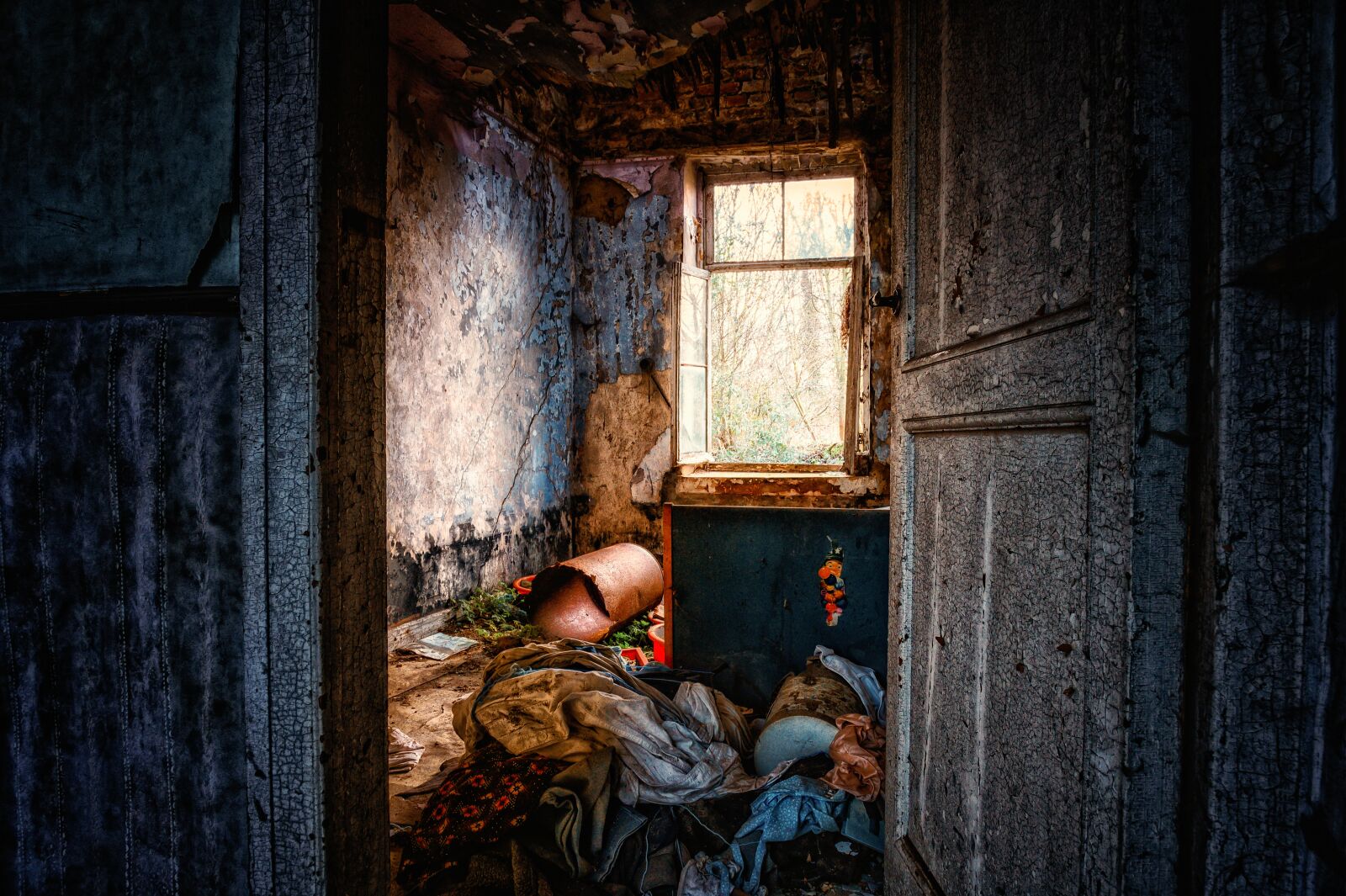 Nikon Z6 sample photo. Lost places, gloomy, dark photography