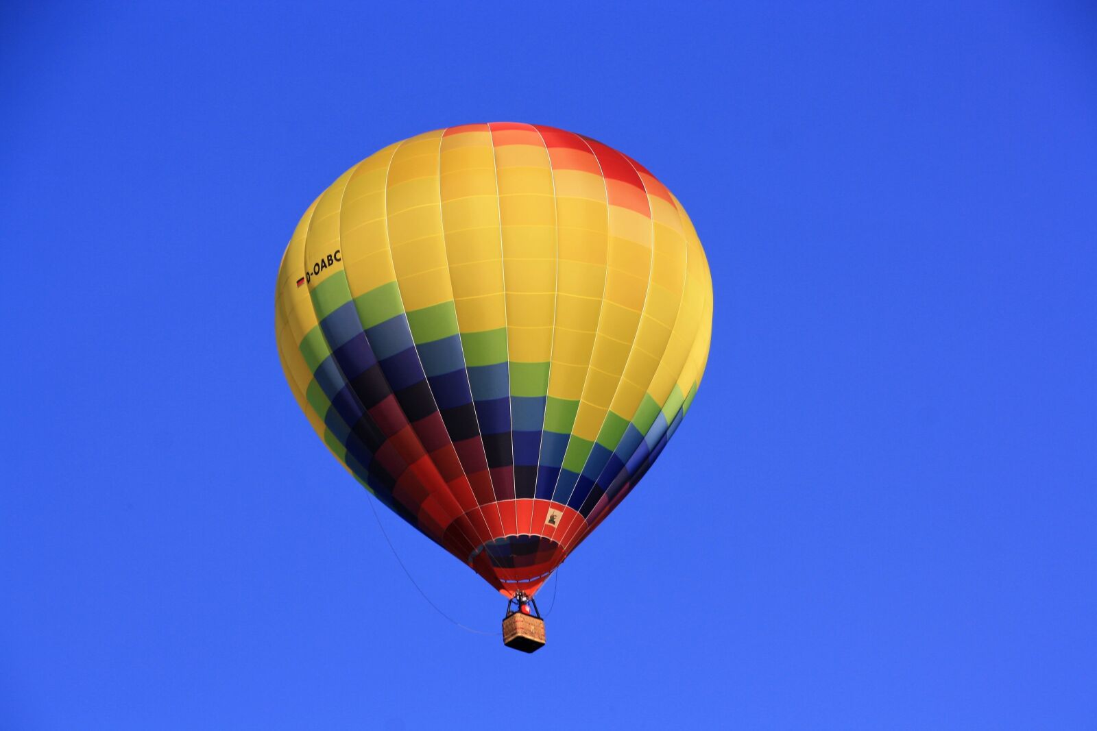 Canon EOS 1000D (EOS Digital Rebel XS / EOS Kiss F) sample photo. Hot air balloon, colorful photography