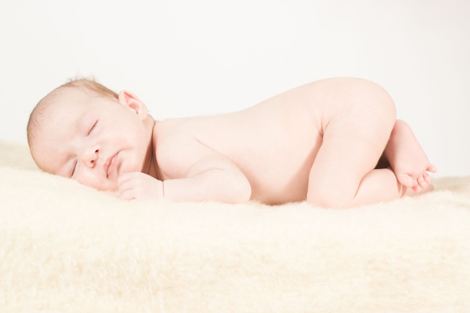 Canon EOS 600D (Rebel EOS T3i / EOS Kiss X5) + Canon EF 50mm F1.8 II sample photo. Baby, soft, smile photography