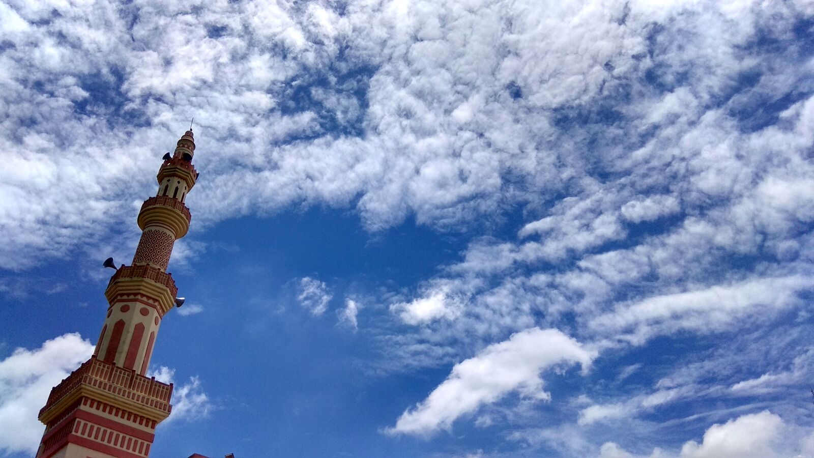 Xiaomi Redmi Note 4 sample photo. Architecture, blue, sky, cloud photography
