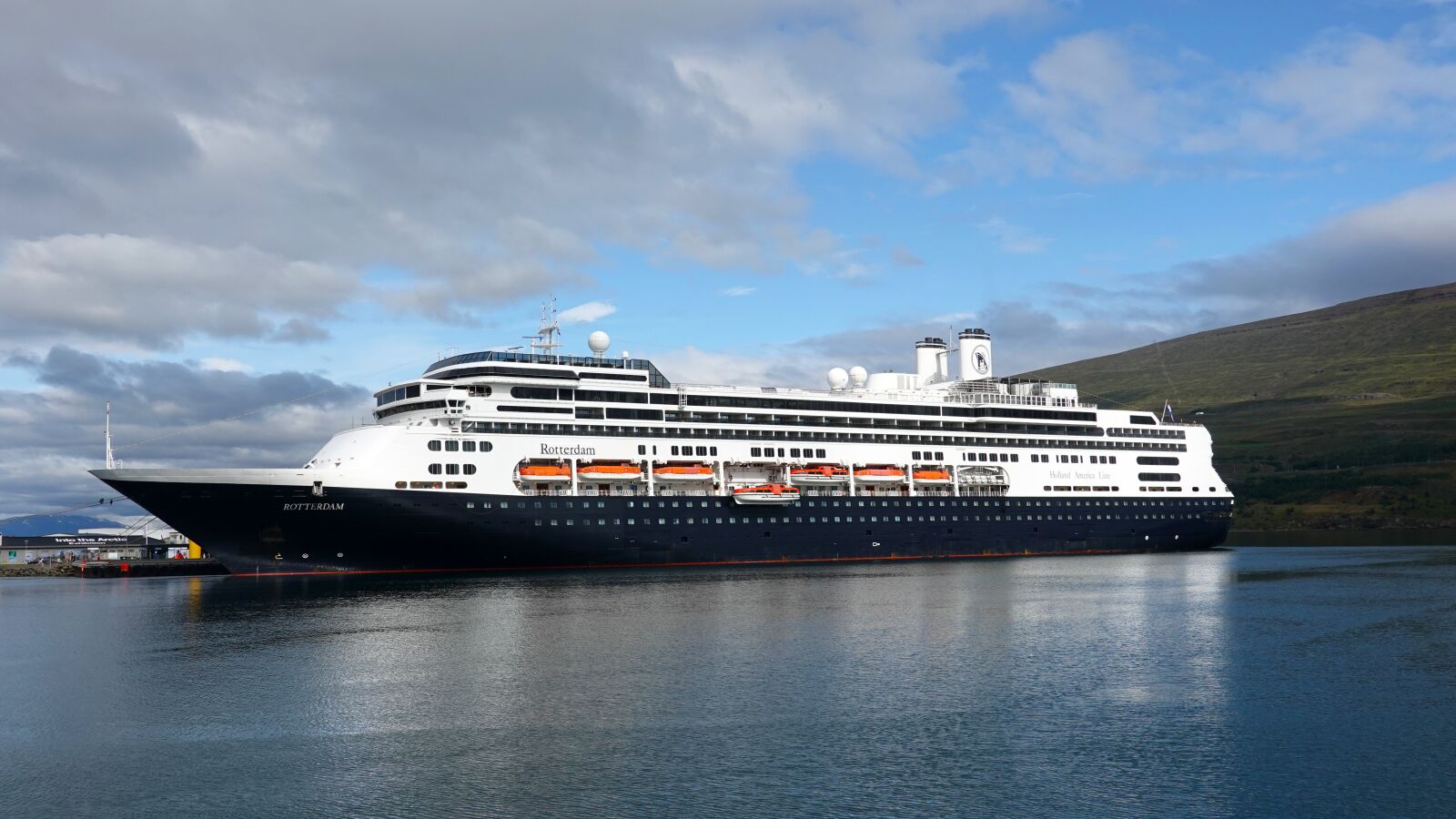 Sony Cyber-shot DSC-RX100 VI sample photo. Cruise ship, travel, tourism photography