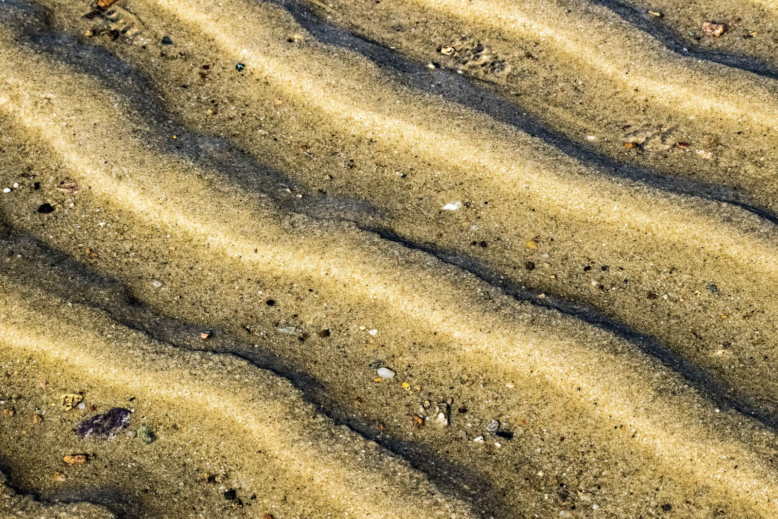 Nikon AF-P DX Nikkor 70-300mm F4.5-6.3G sample photo. Abstract, beach, sand, sea photography