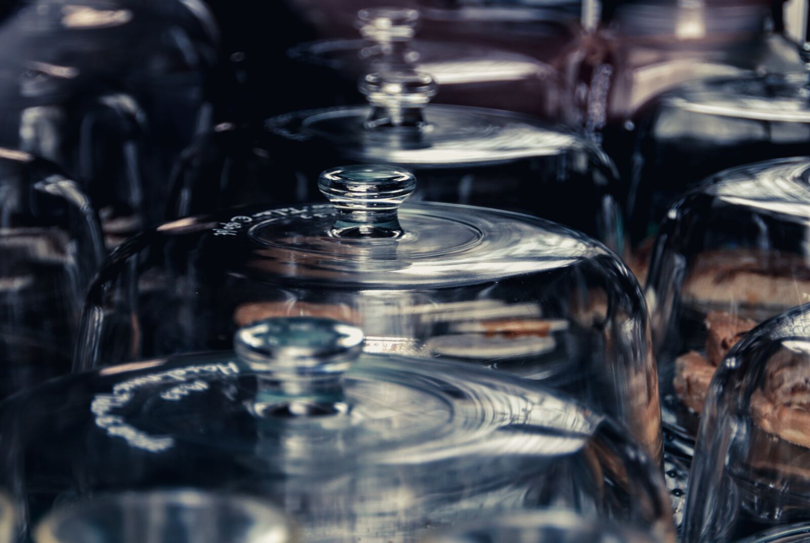 Canon EOS 77D (EOS 9000D / EOS 770D) sample photo. Glass, storage, glass dome photography