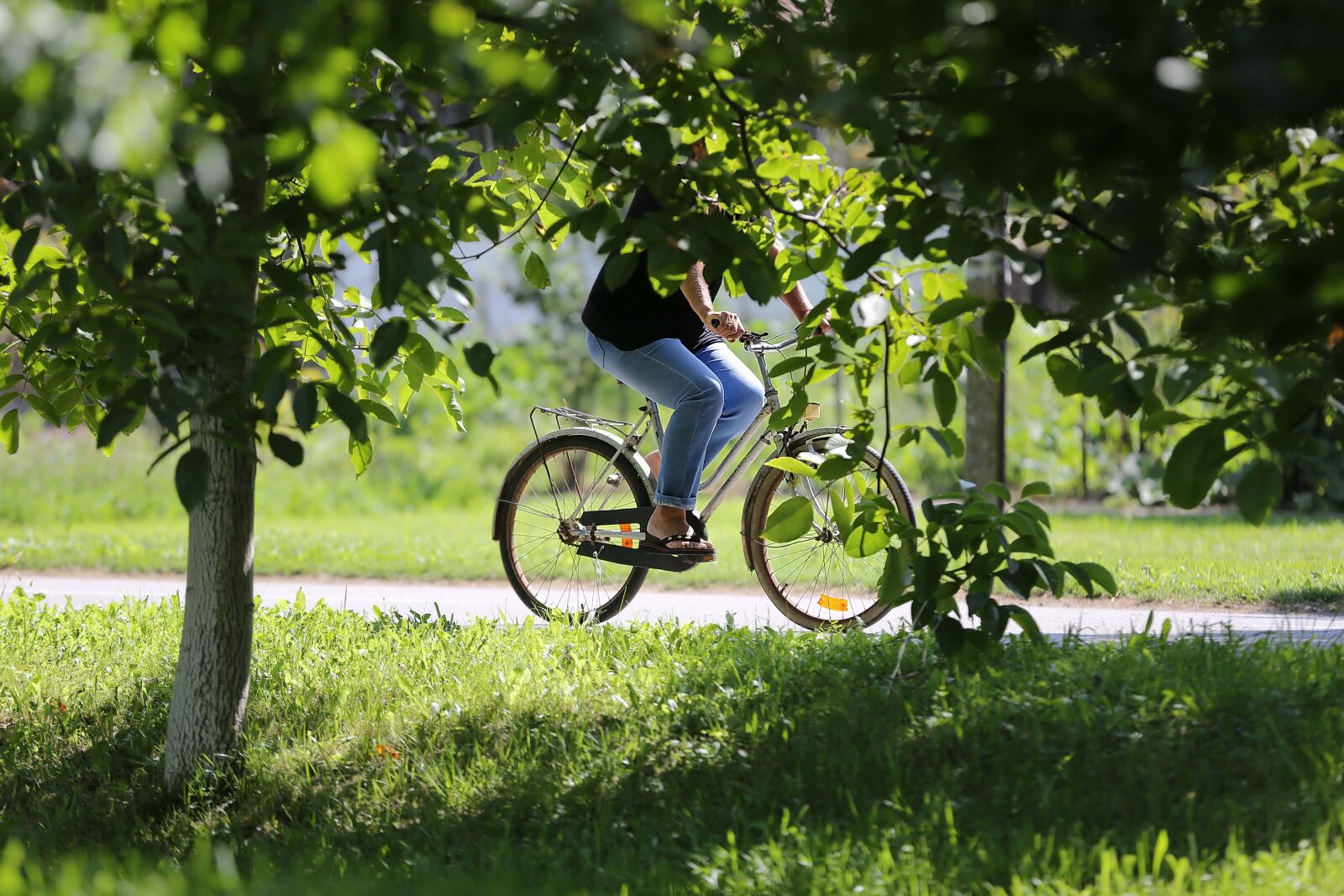 Canon EOS 5D Mark III + Canon EF 70-200mm F2.8L IS II USM sample photo. Outdoor, bicycle, recreation, cycling photography
