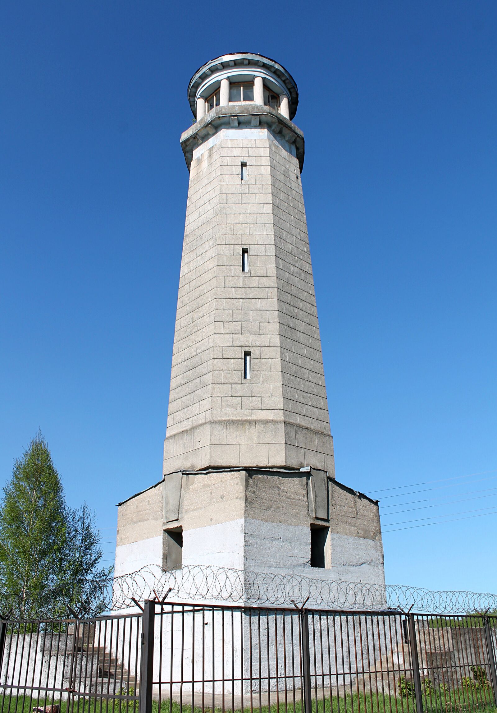 Canon EOS 1100D (EOS Rebel T3 / EOS Kiss X50) sample photo. Dubna, lighthouse, the old photography