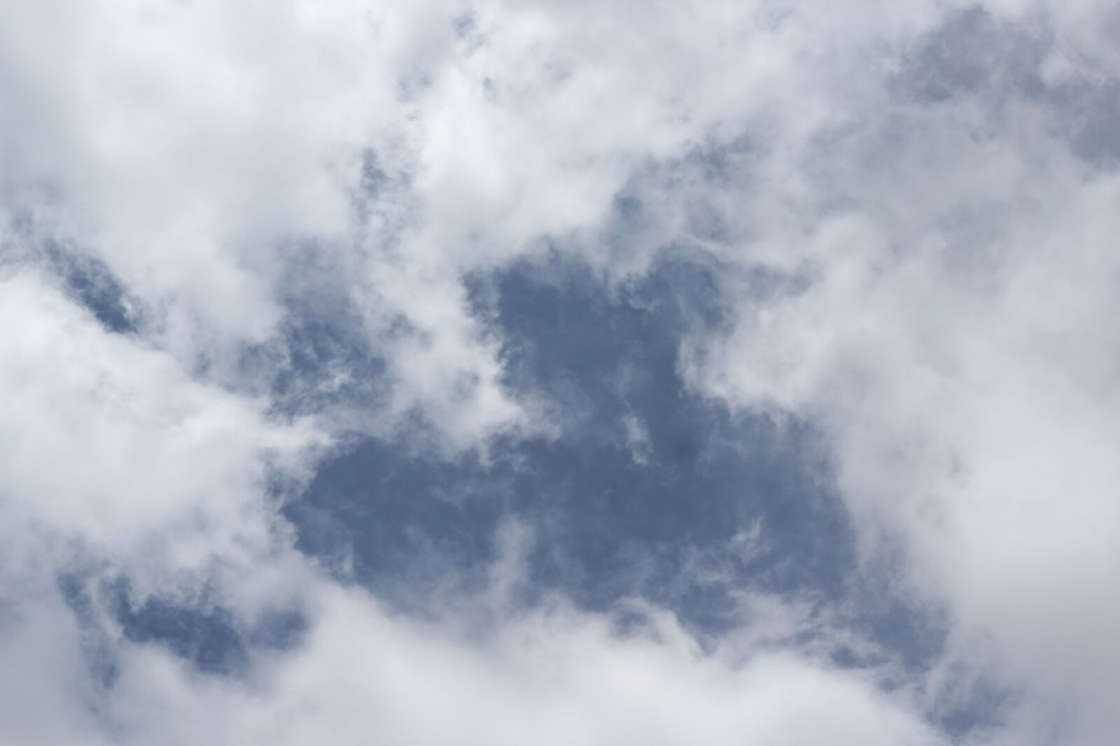 Canon EOS 1200D (EOS Rebel T5 / EOS Kiss X70 / EOS Hi) sample photo. Cloud, thick, atmospheric photography