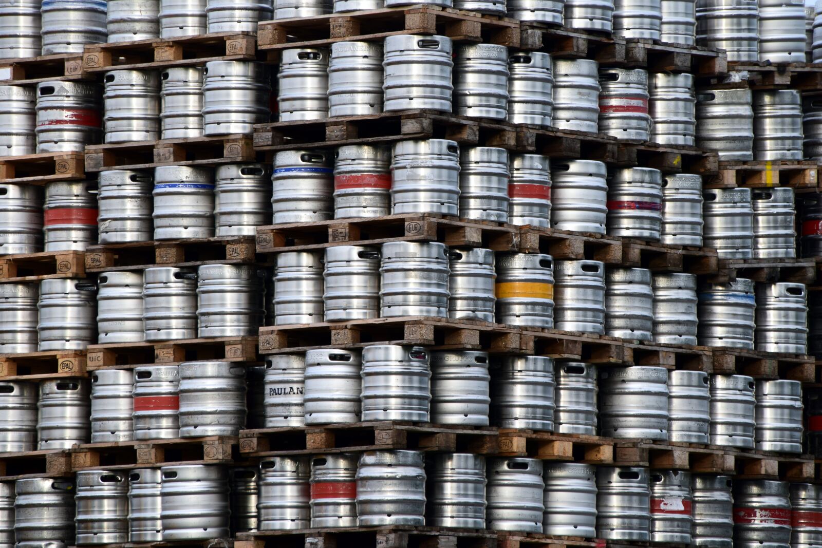 Nikon D3300 sample photo. Beer, beer barrels, metal photography