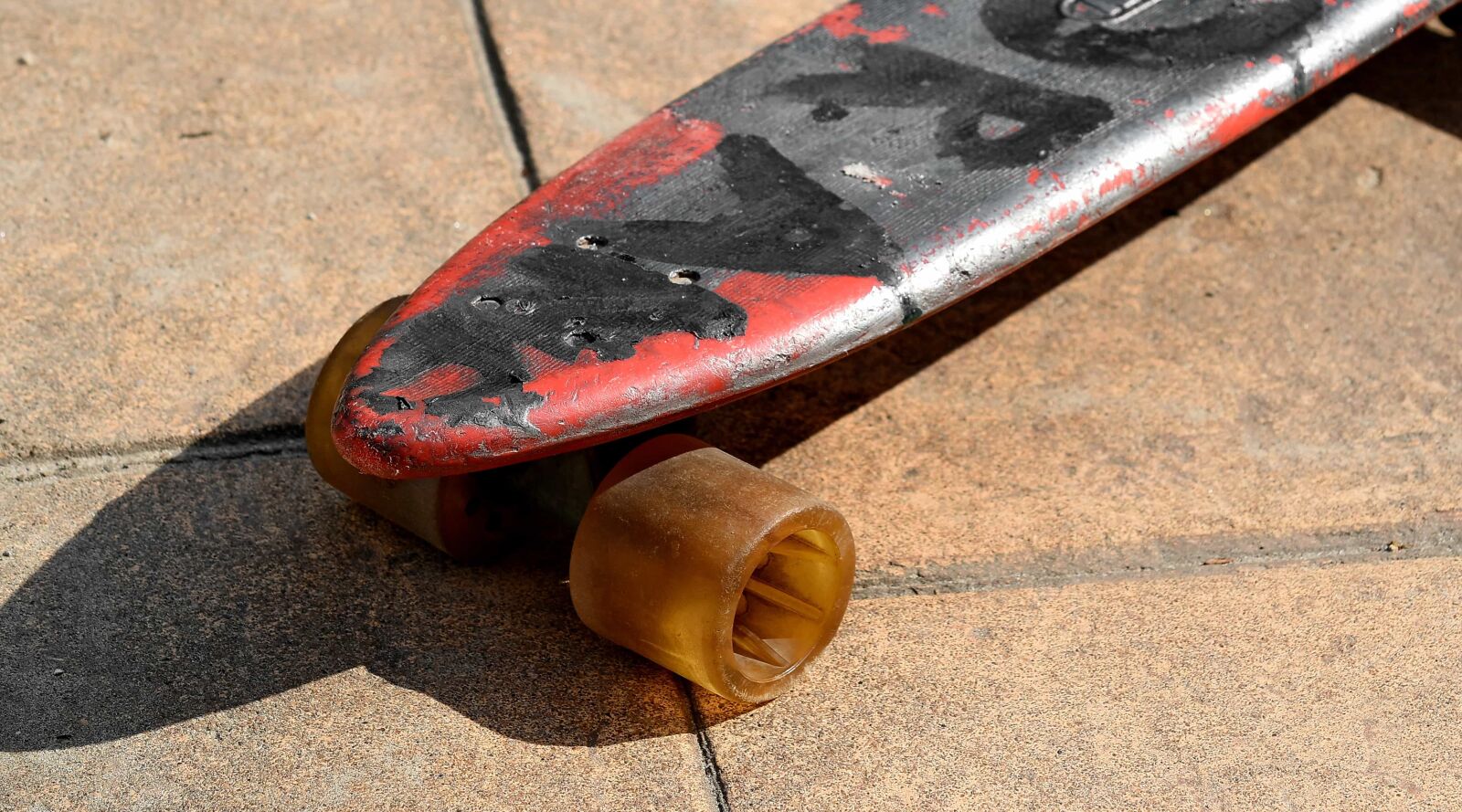 Nikon D5500 sample photo. Old, board, skateboard, industry photography