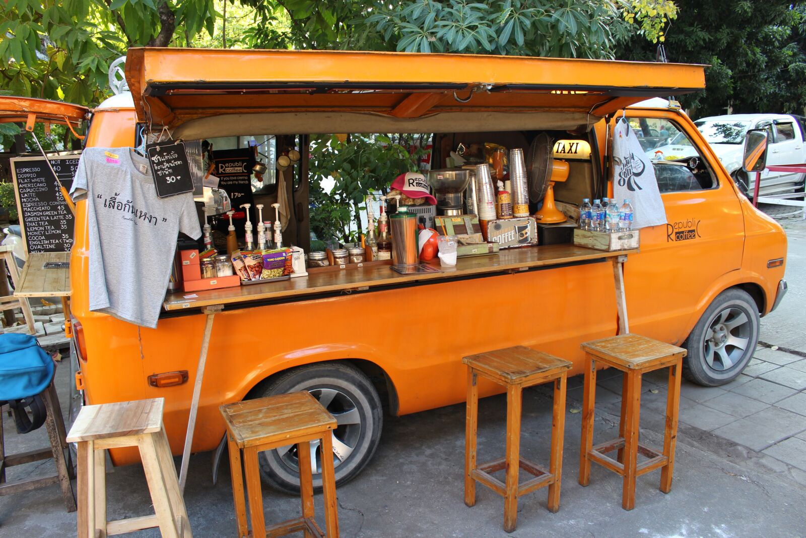 Canon EOS 700D (EOS Rebel T5i / EOS Kiss X7i) sample photo. Van, food van, food photography