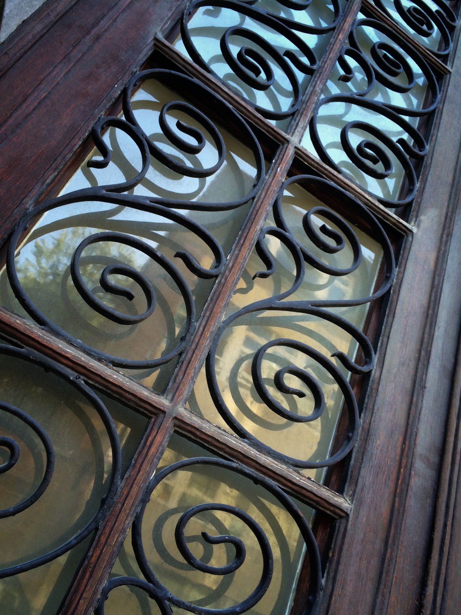 Apple iPhone 5s sample photo. Ornate, door, perspective photography