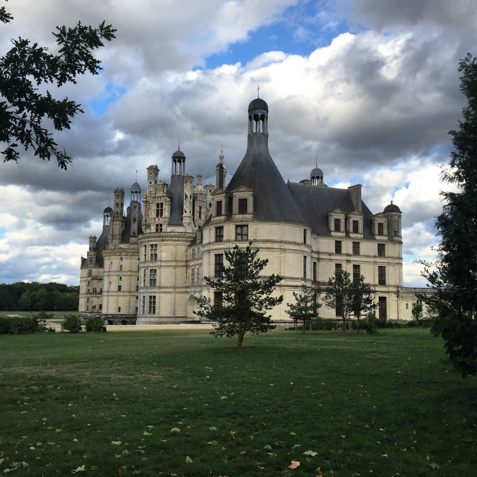 Apple iPhone 6 sample photo. Castle, loire, france photography
