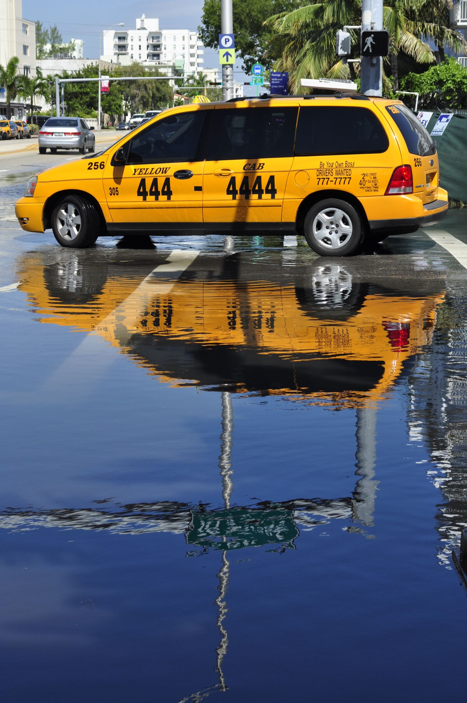 Nikon D90 sample photo. Taxi, reflection, miami photography