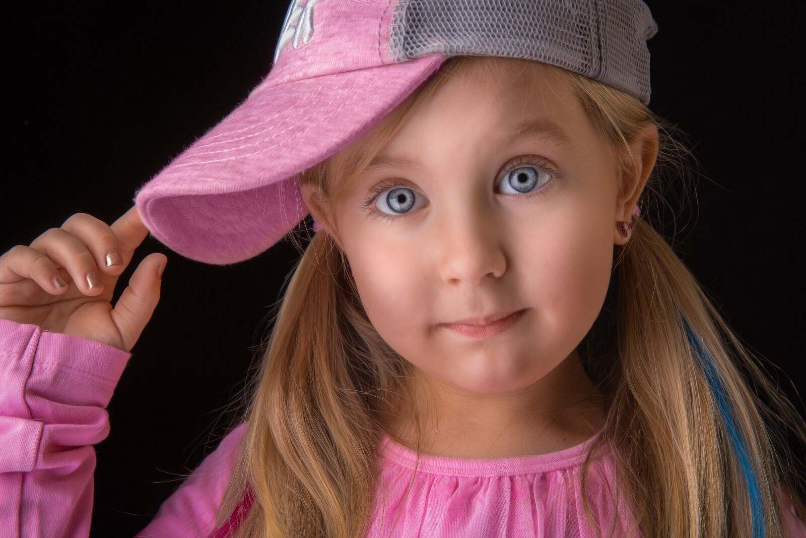 Canon EF 24-70mm F2.8L II USM sample photo. Girl, hat, cap photography