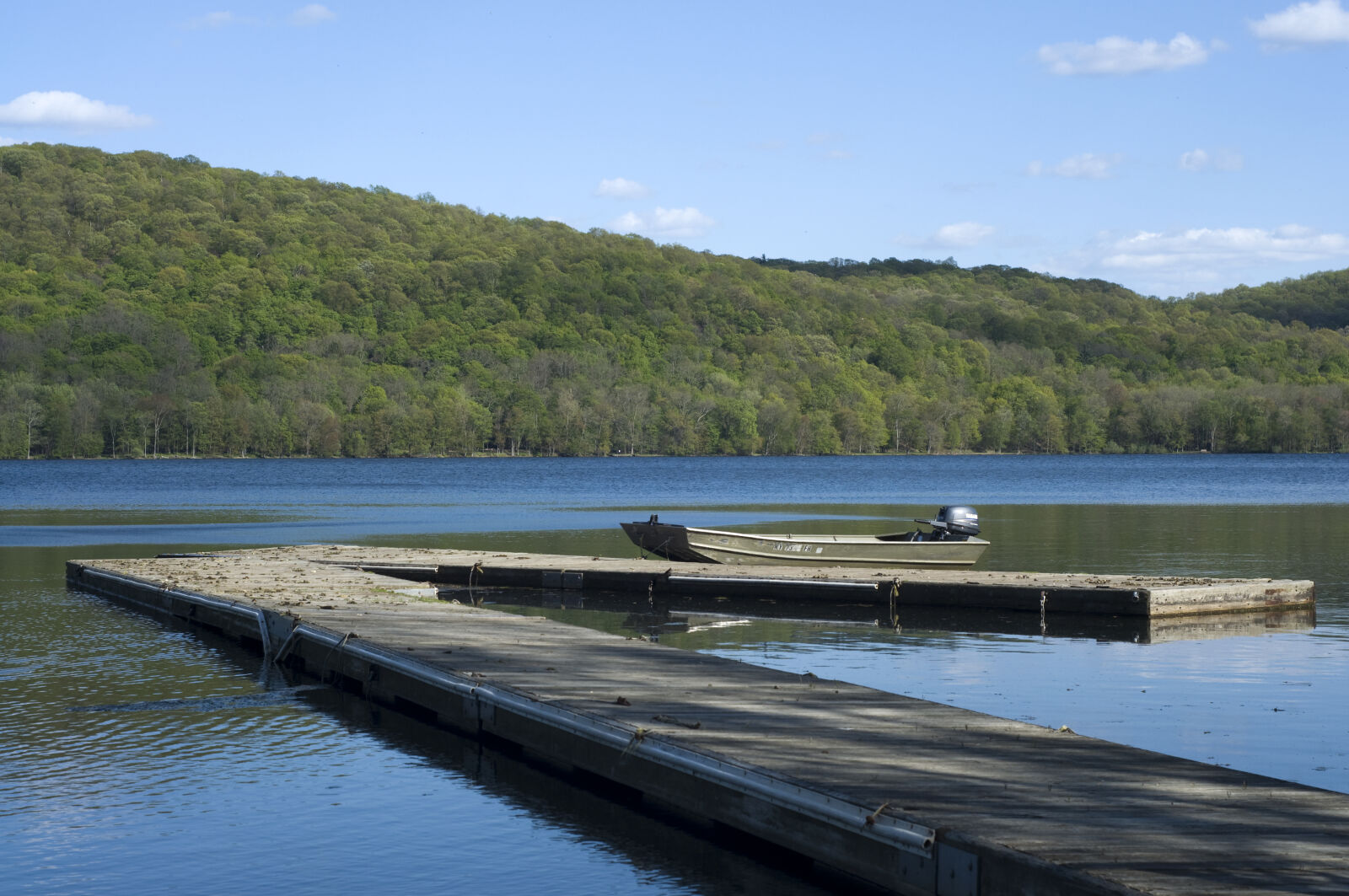 Nikon D90 sample photo. Blue, boat, clouds, color photography
