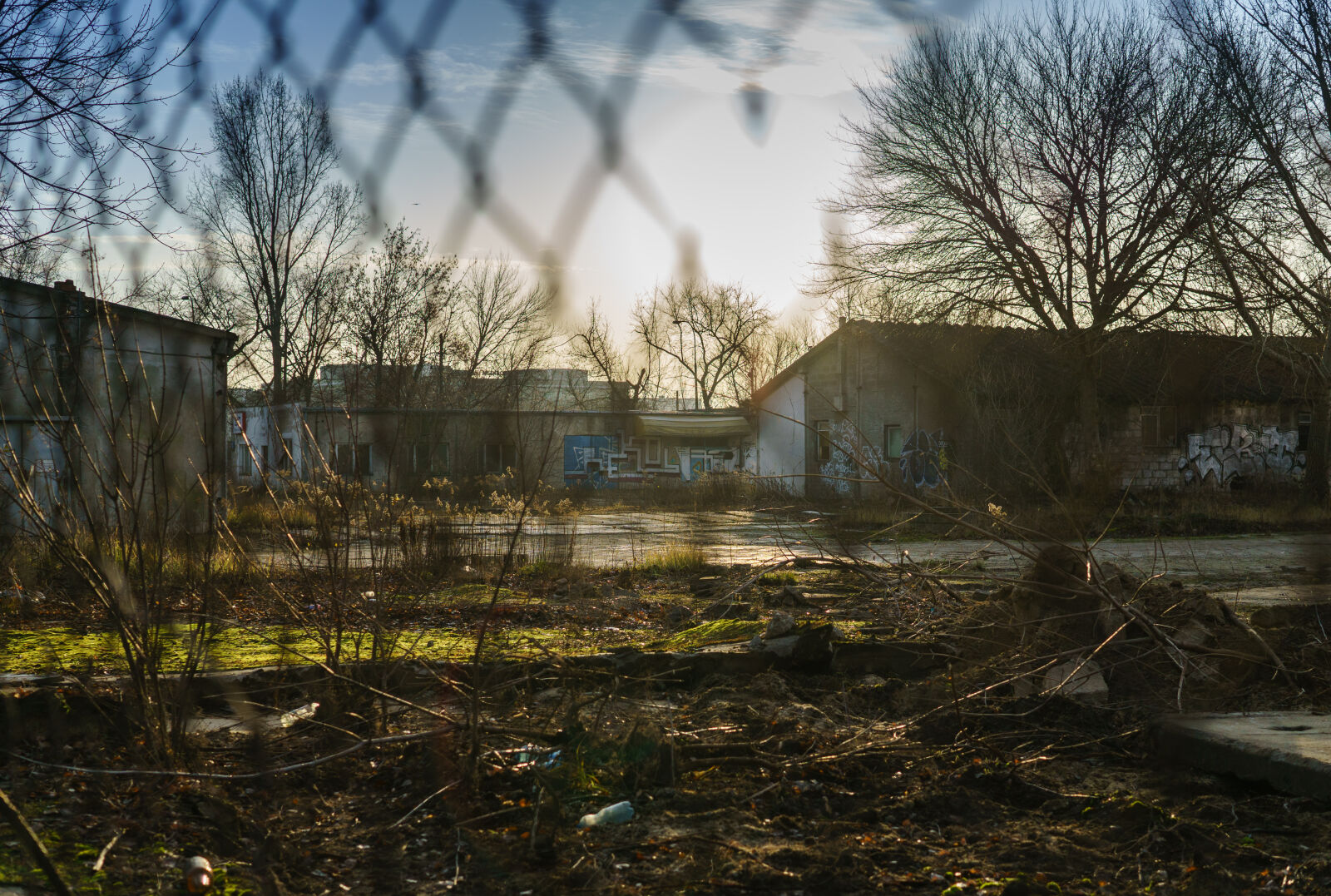 Sony a6000 + Sigma 30mm F2.8 EX DN sample photo. Abandoned, architecture, buildings, graffiti photography