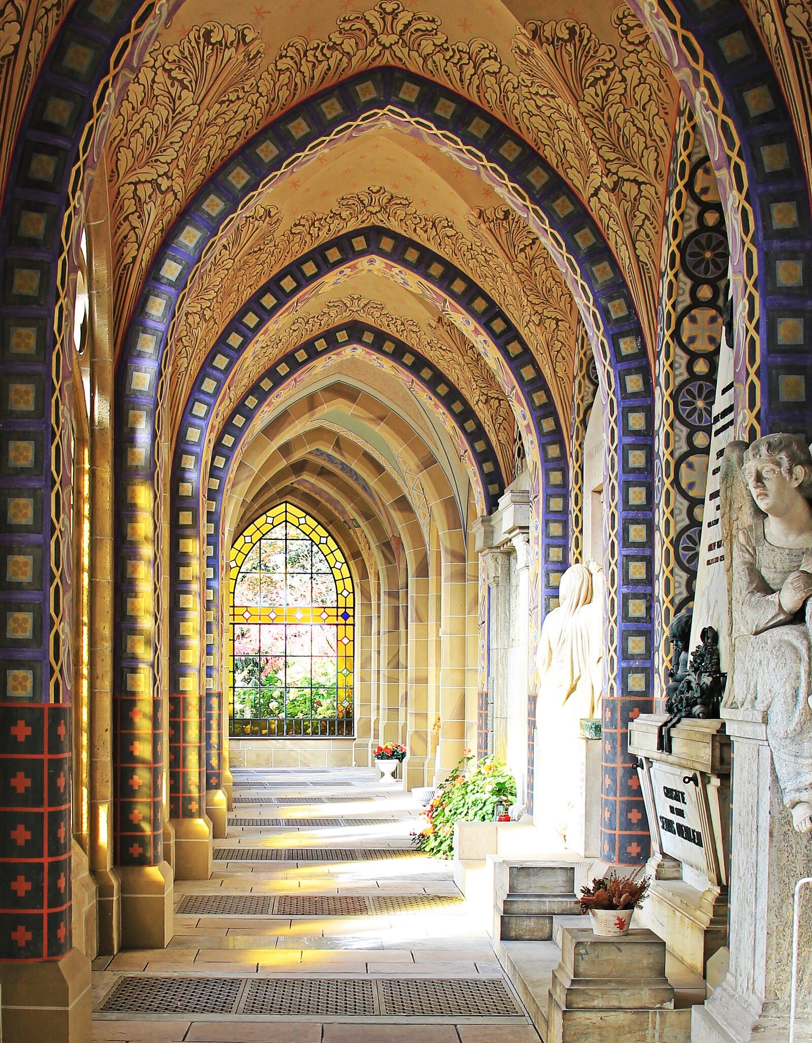 Canon EOS 550D (EOS Rebel T2i / EOS Kiss X4) sample photo. Cemetery, crypt, sepulchre photography