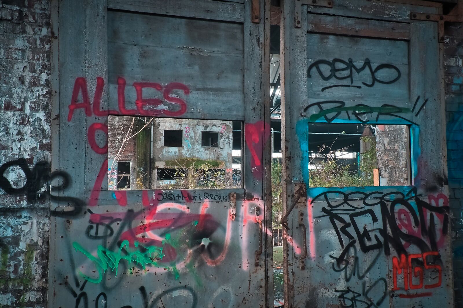Olympus OM-D E-M10 sample photo. Lost places, old, decay photography