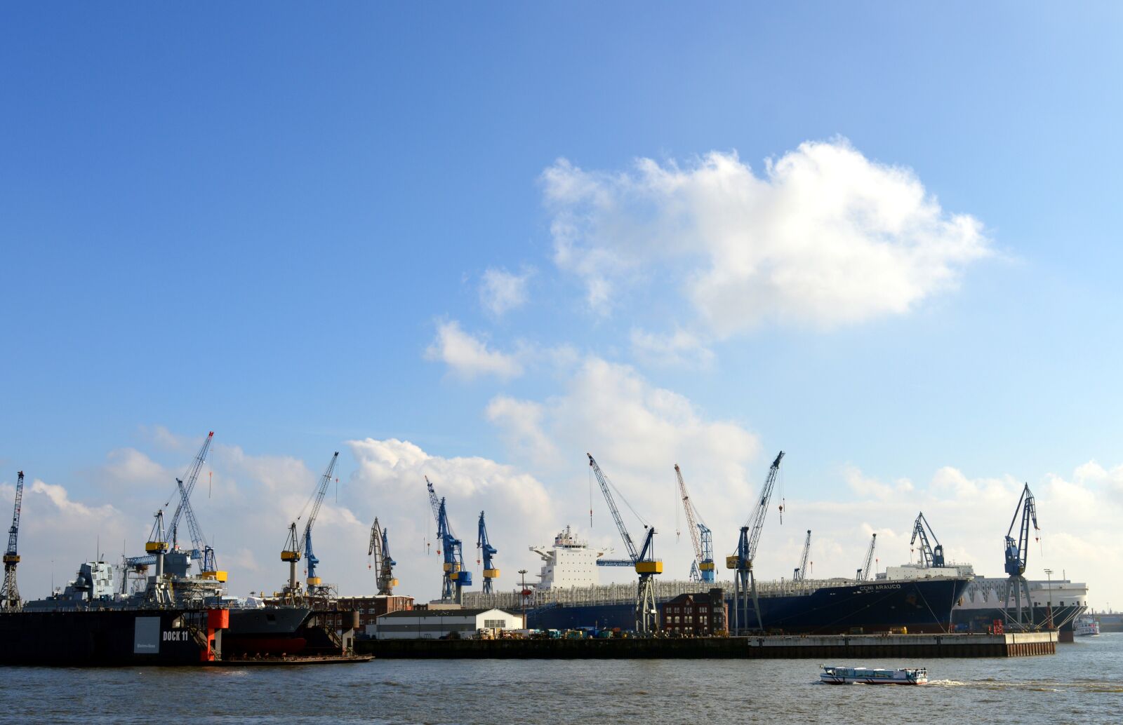 Nikon D3200 sample photo. Crane, cranes, container photography