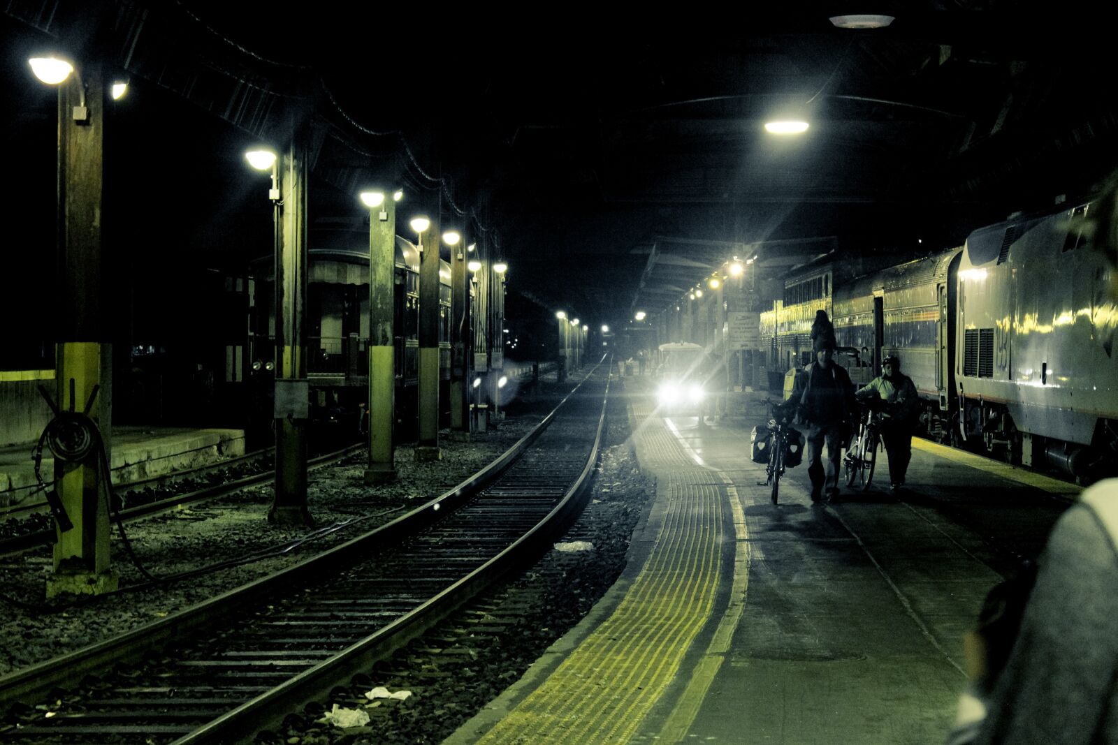 Canon EOS 600D (Rebel EOS T3i / EOS Kiss X5) sample photo. City, railway, rail photography