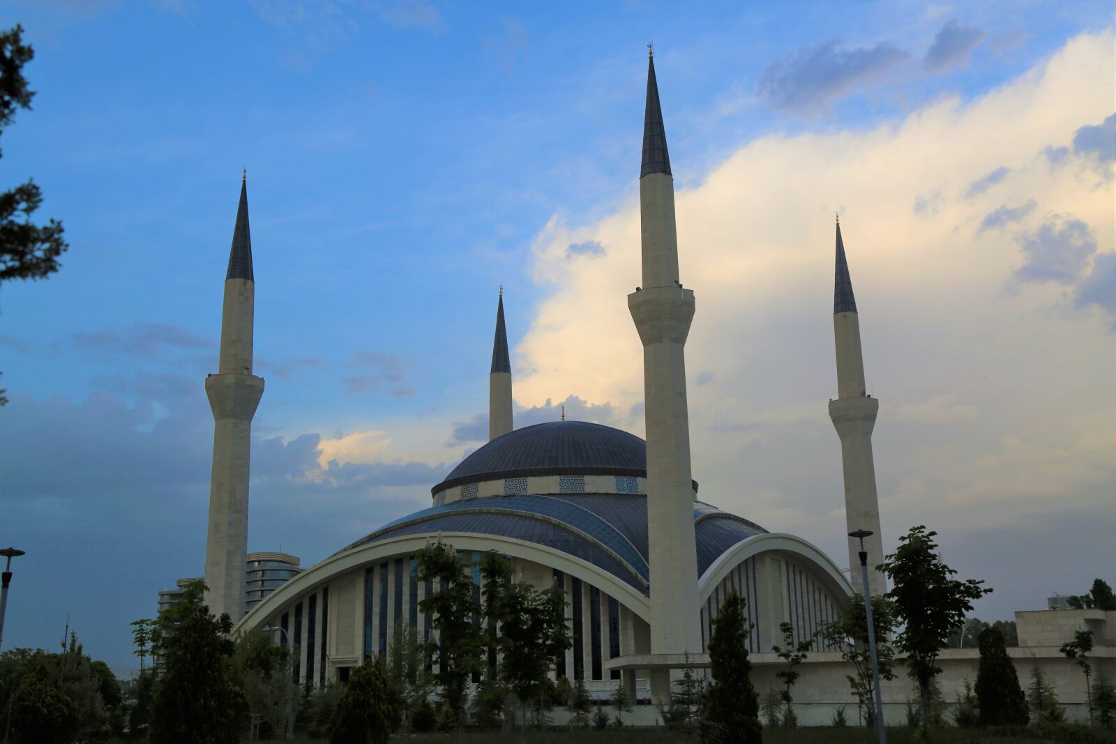 Canon EF 24-105mm F4L IS USM sample photo. Cami, minaret, architecture photography