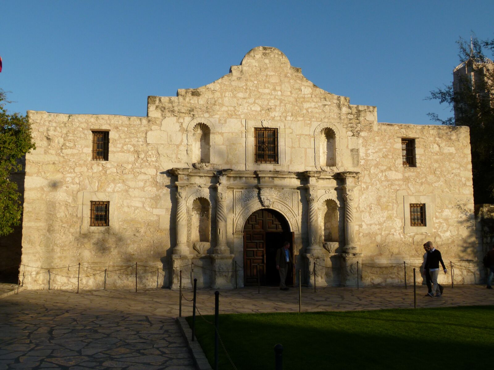 Panasonic Lumix DMC-FZ100 sample photo. The alamo, texas, san photography