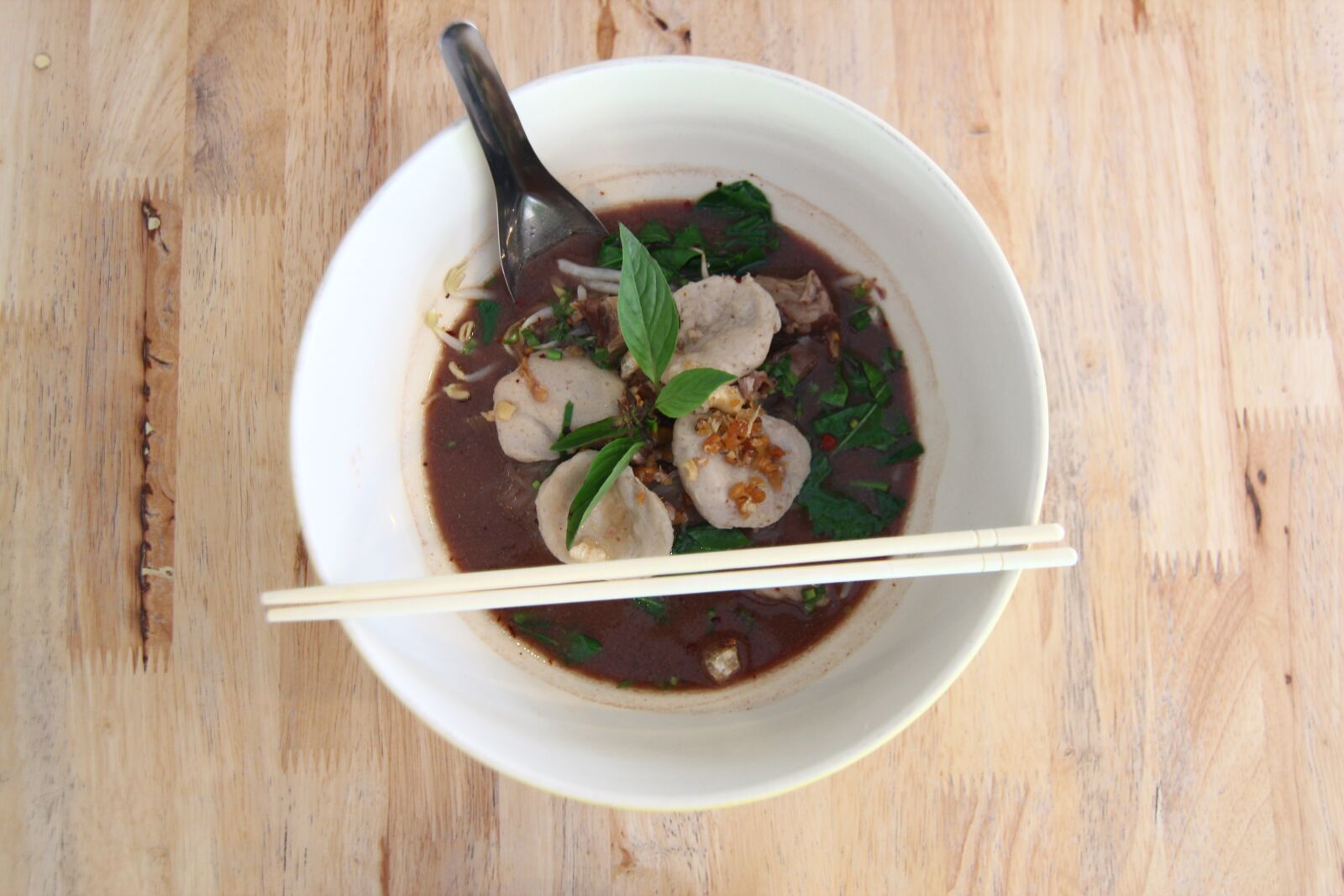 Canon EOS 600D (Rebel EOS T3i / EOS Kiss X5) sample photo. Noodles, lunch, food photography