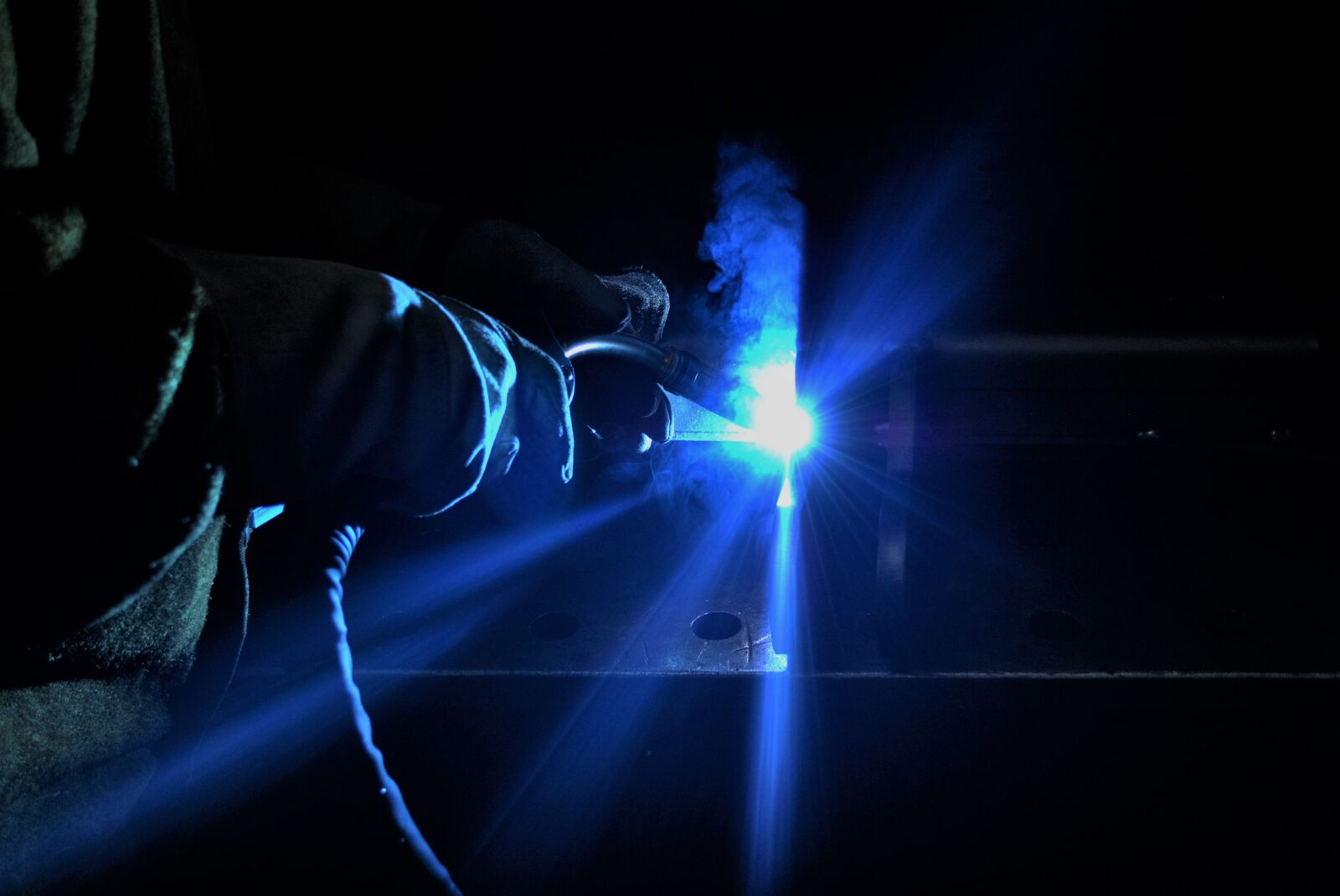 Nikon D3000 sample photo. Welding, material, steel photography