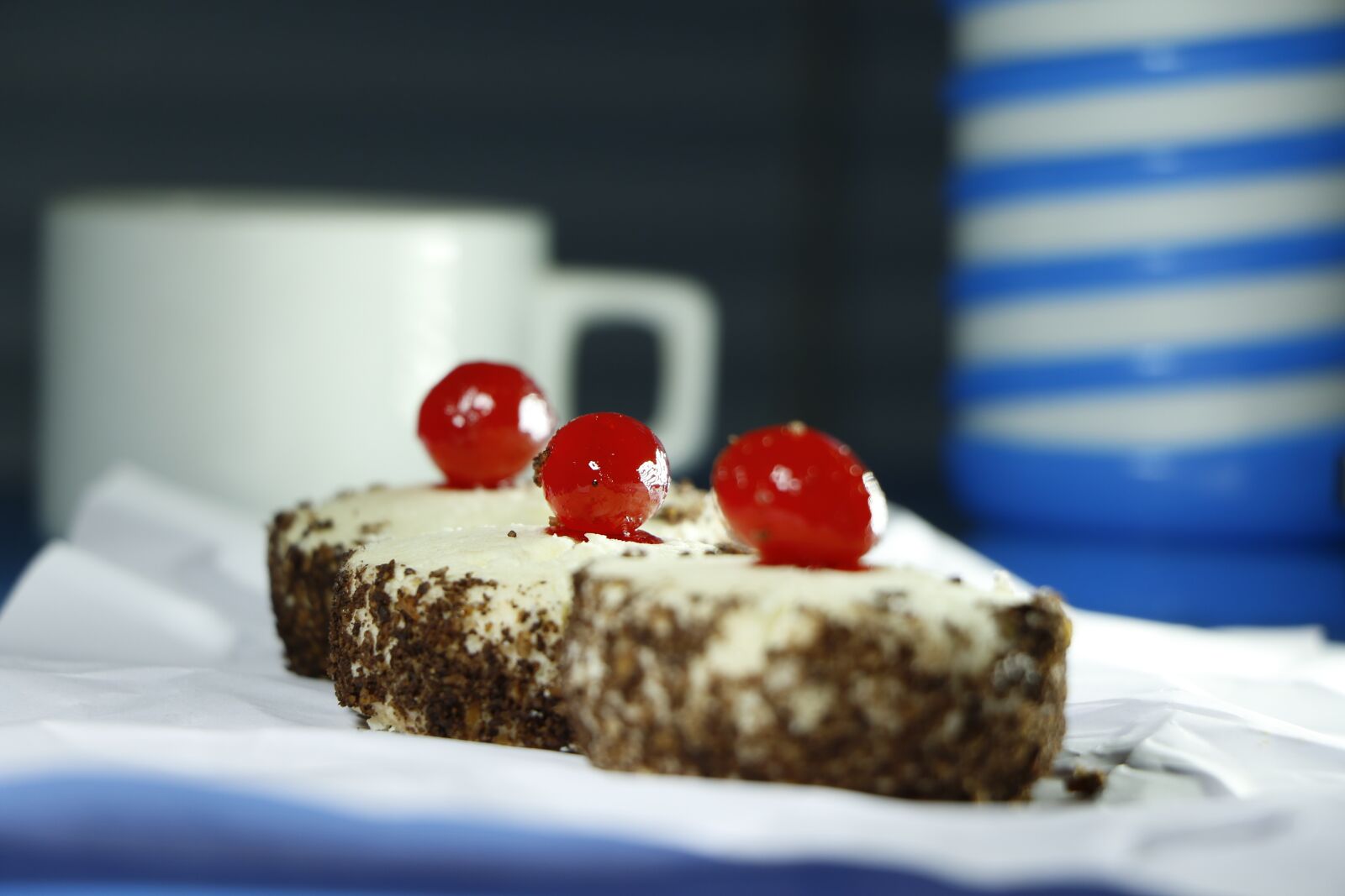 Canon EOS 70D sample photo. Cherry, cup, tea photography