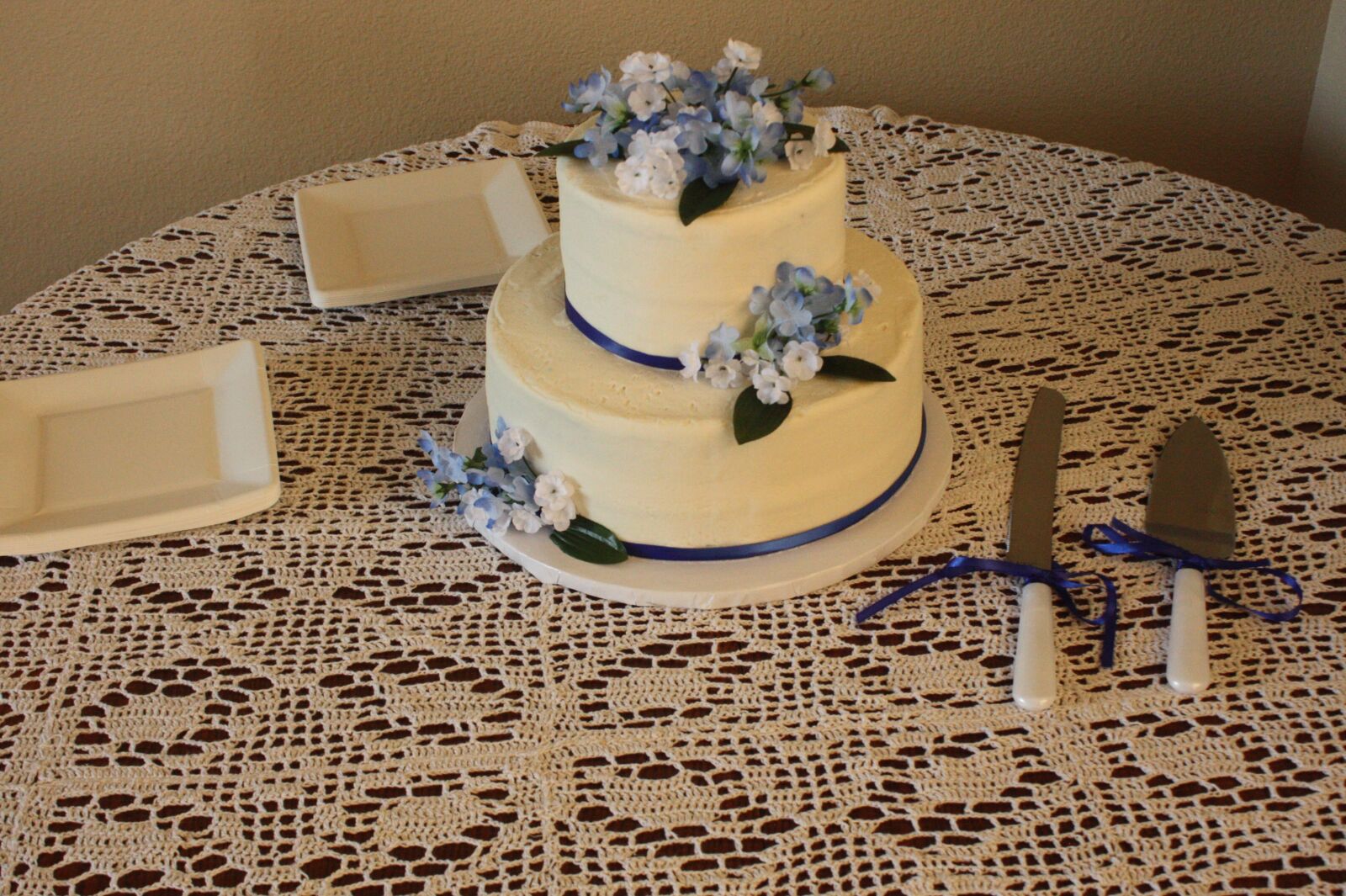 Canon EOS 450D (EOS Rebel XSi / EOS Kiss X2) sample photo. Wedding cake, frosting, baked photography