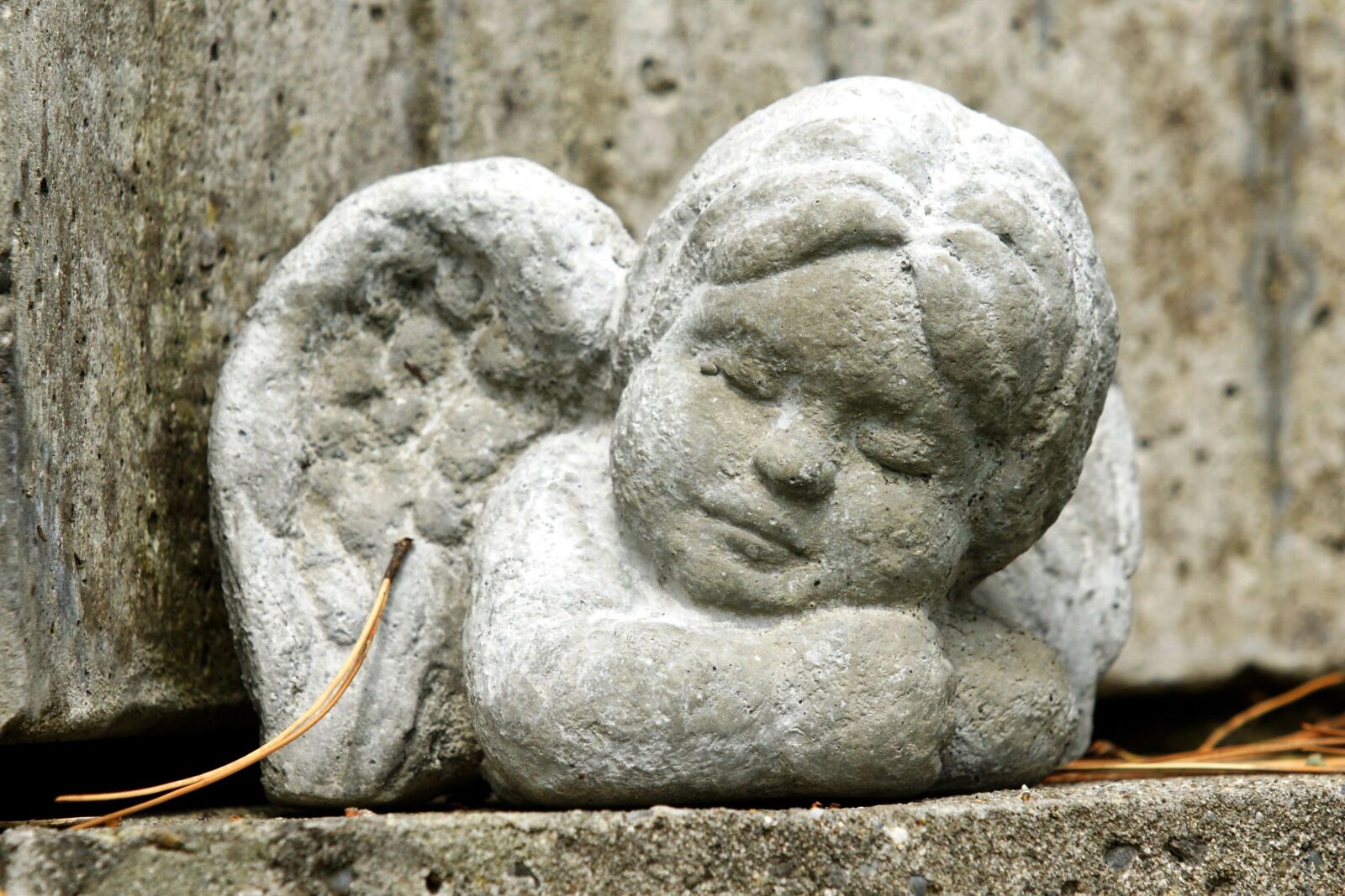 Sony Alpha DSLR-A700 sample photo. Angel, angel figure, reclining photography