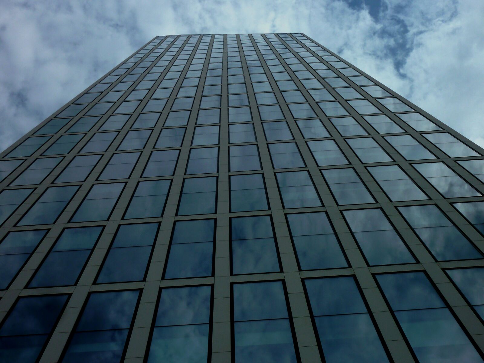 Panasonic DMC-TZ7 sample photo. Skyscraper, frankfurt, building photography