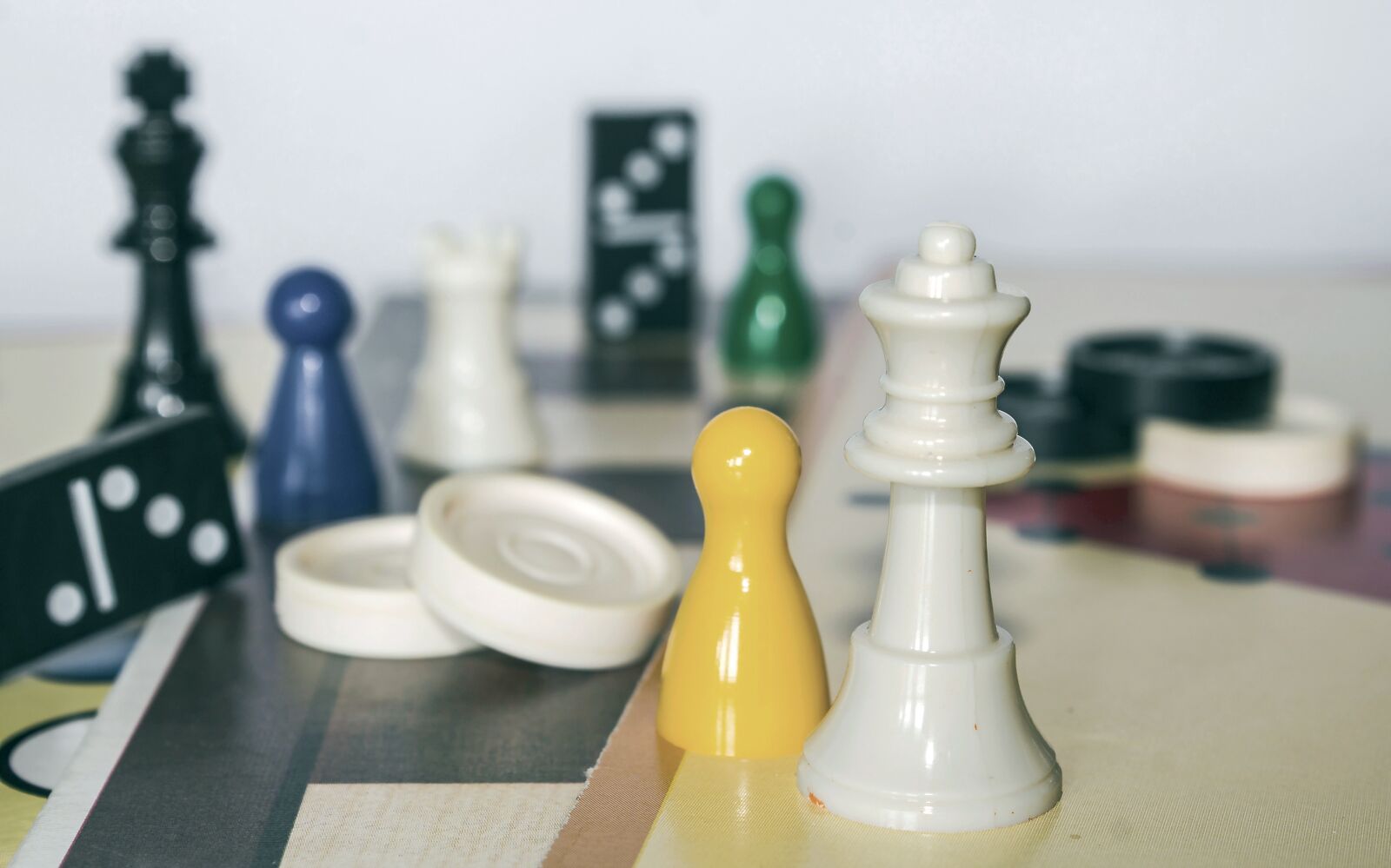 Canon EOS 1100D (EOS Rebel T3 / EOS Kiss X50) sample photo. Chess, game figure, strategy photography